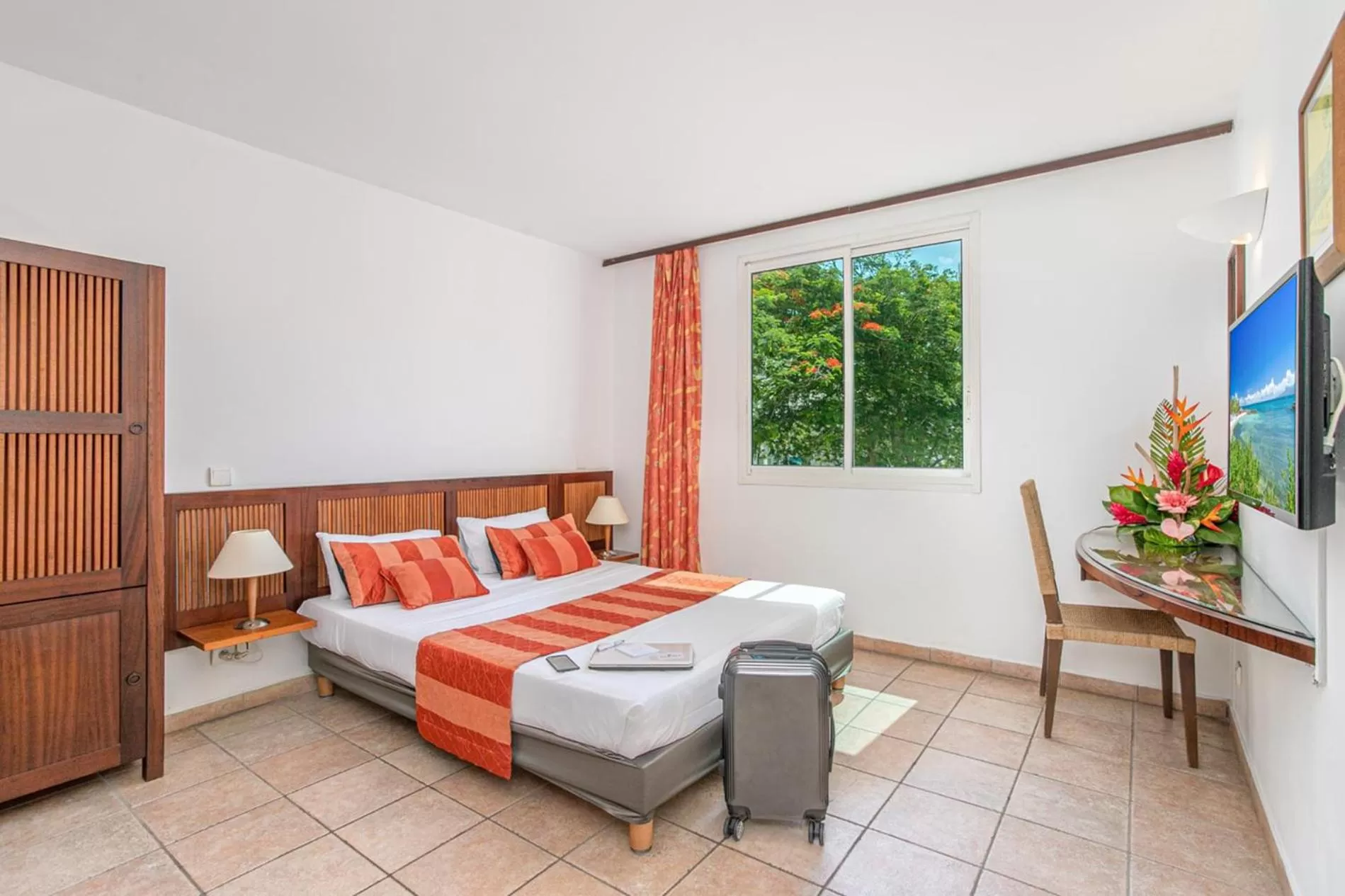 Bed in Zenitude Hôtel Résidences Le Salako