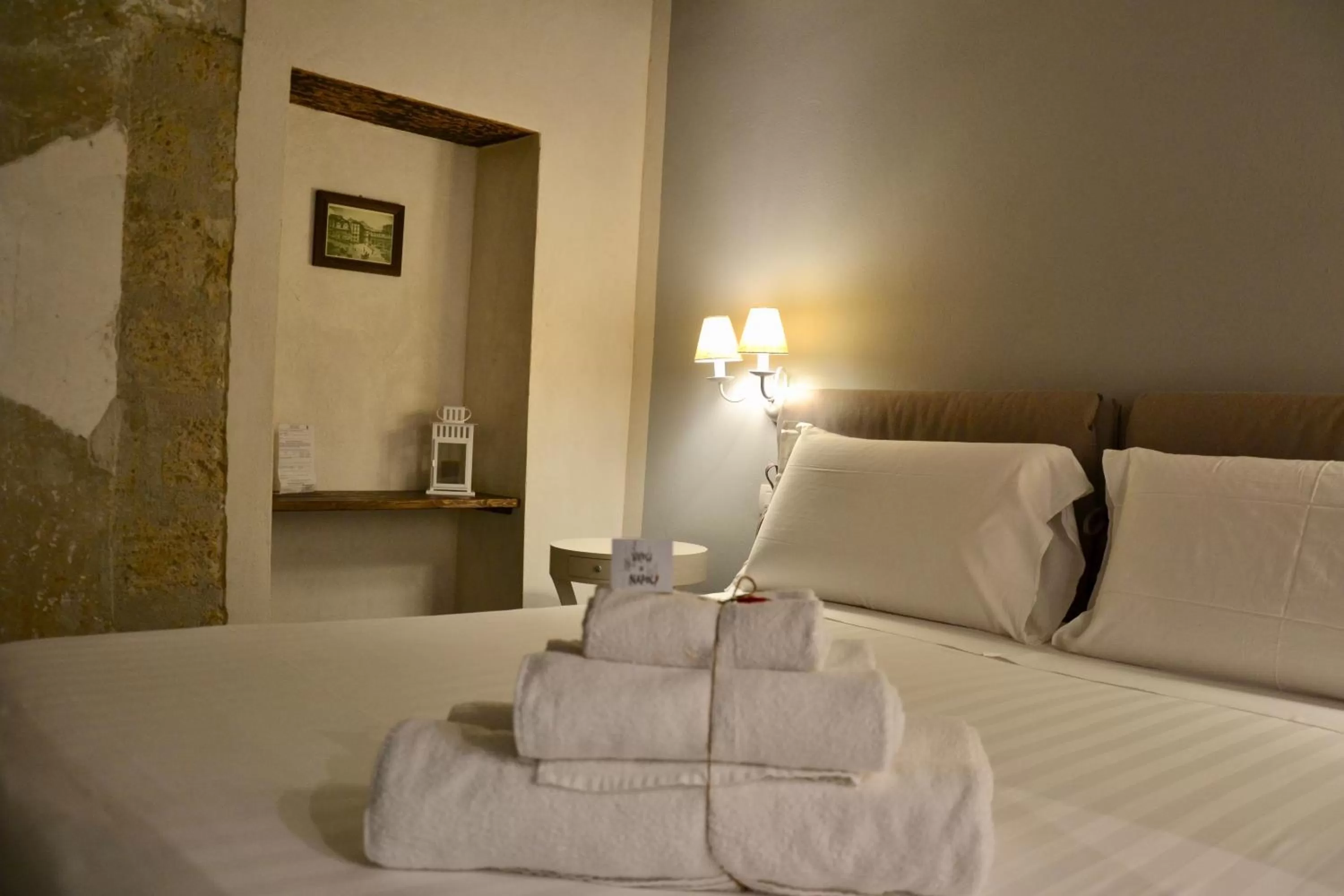 Bedroom, Bed in Vicoli di Napoli B&B