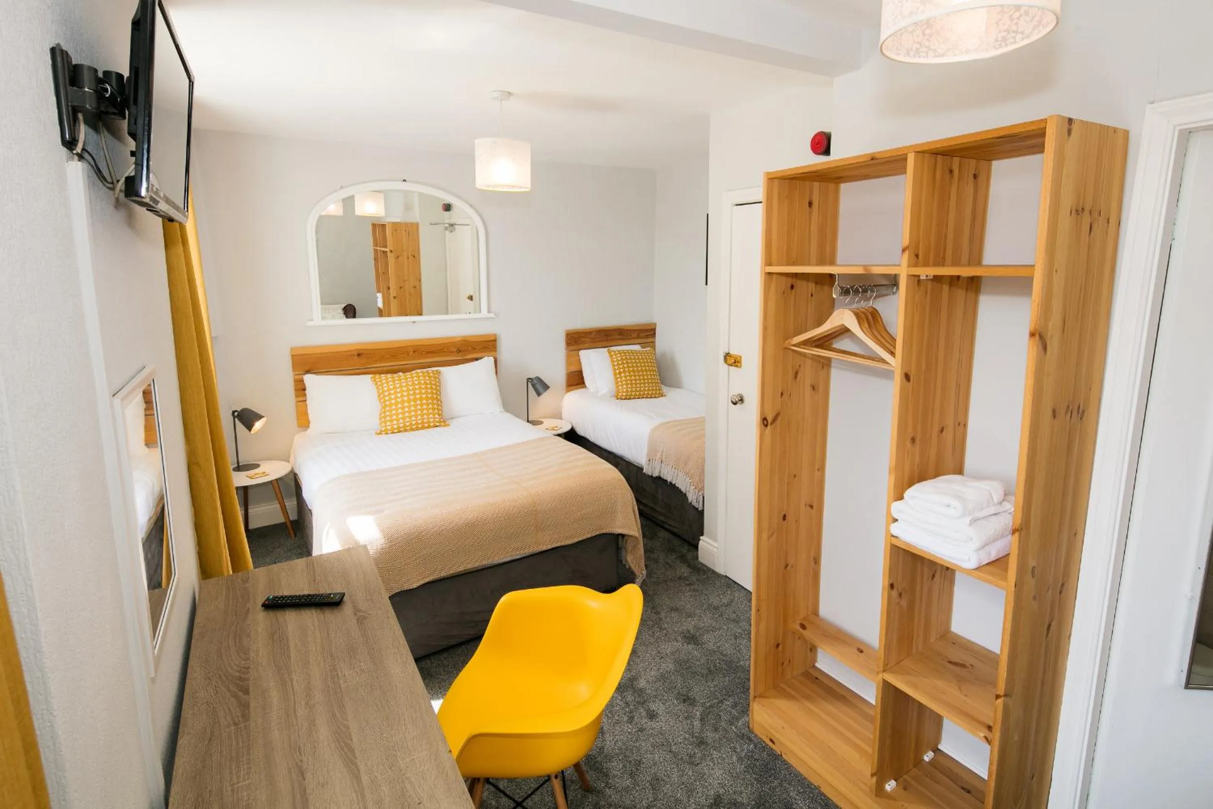 Photo of the whole room in Kenilworth Hotel