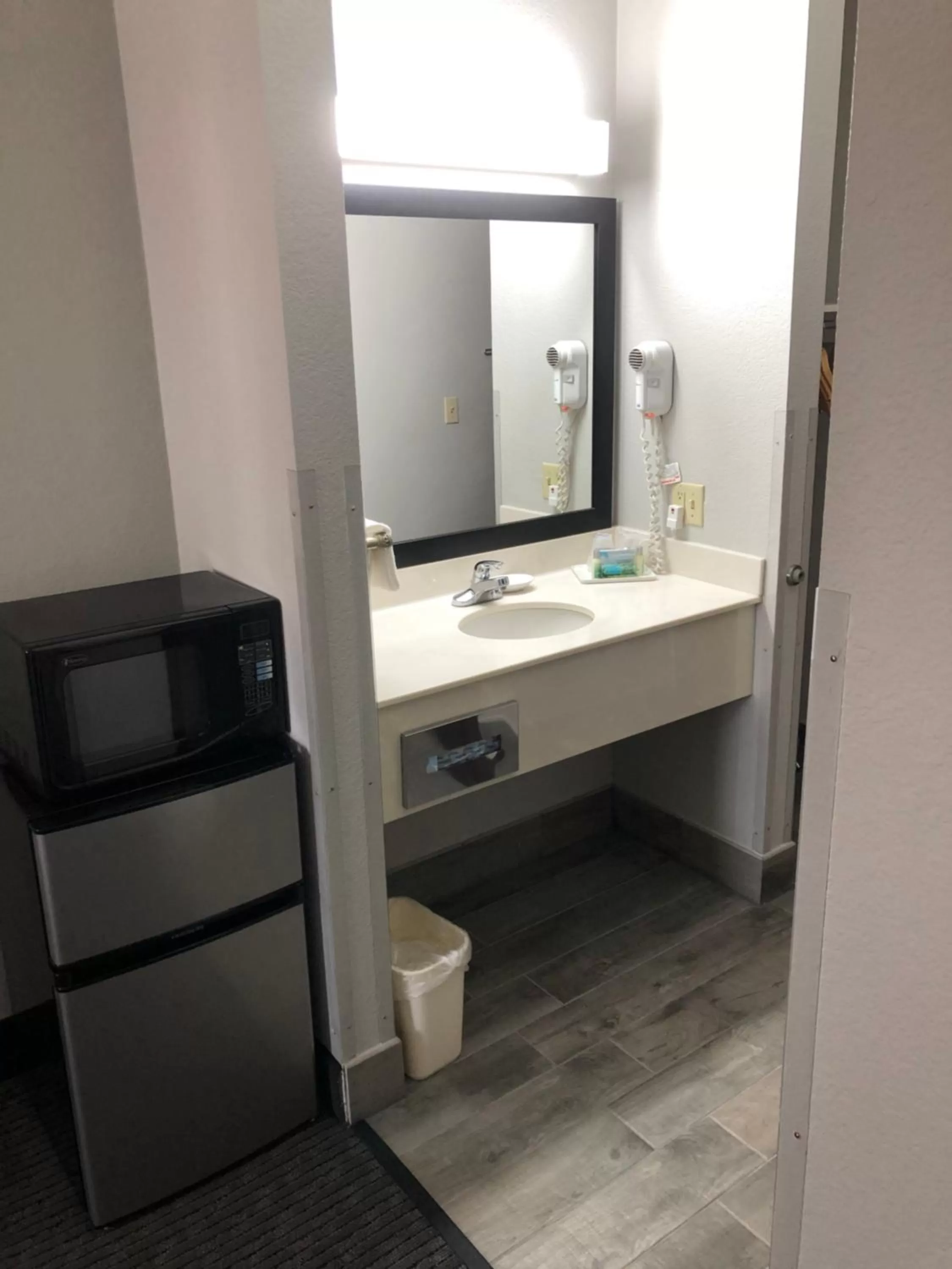 Bathroom in Lea County Inn