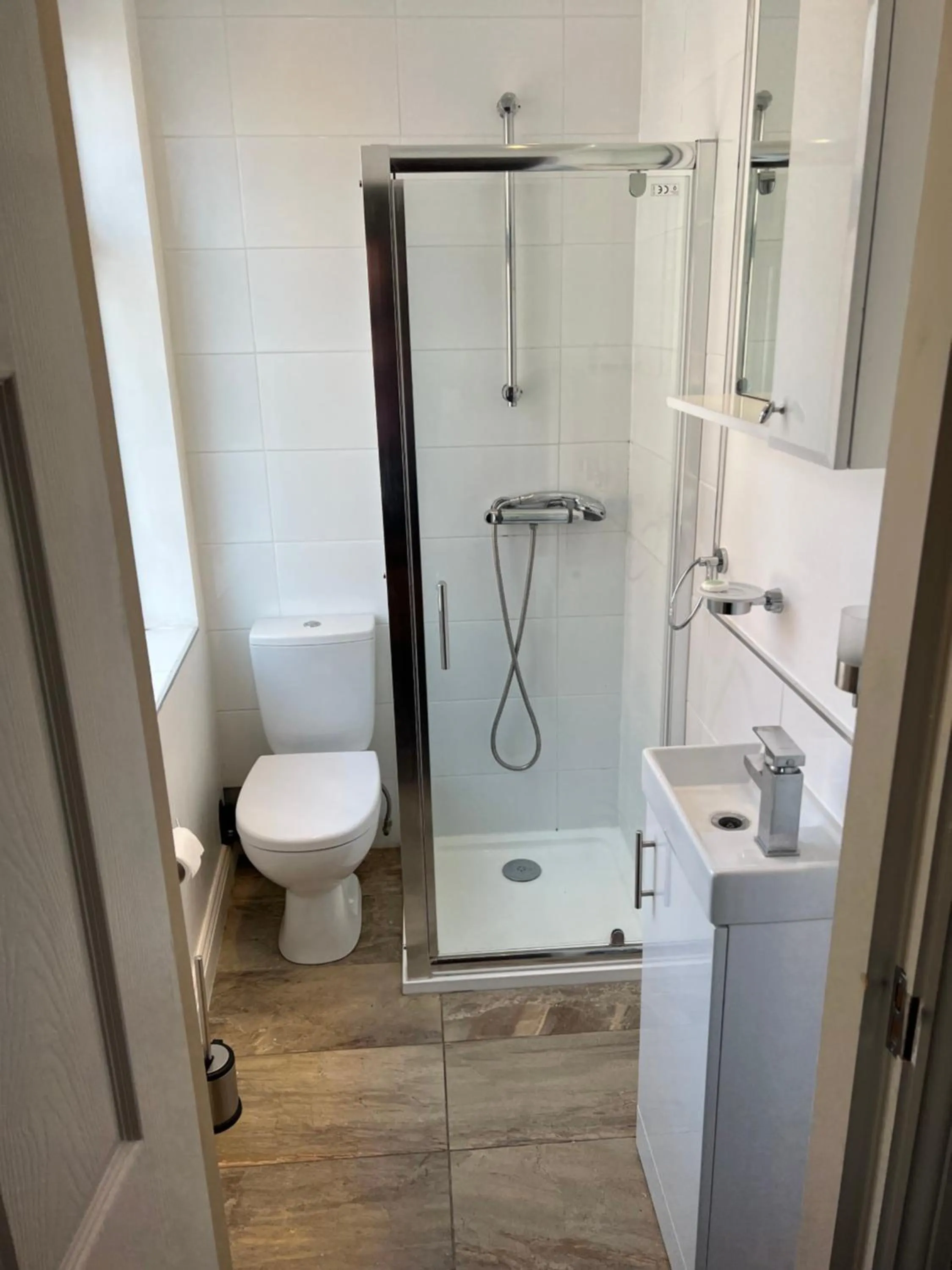 Shower in Southport Metro Hotel