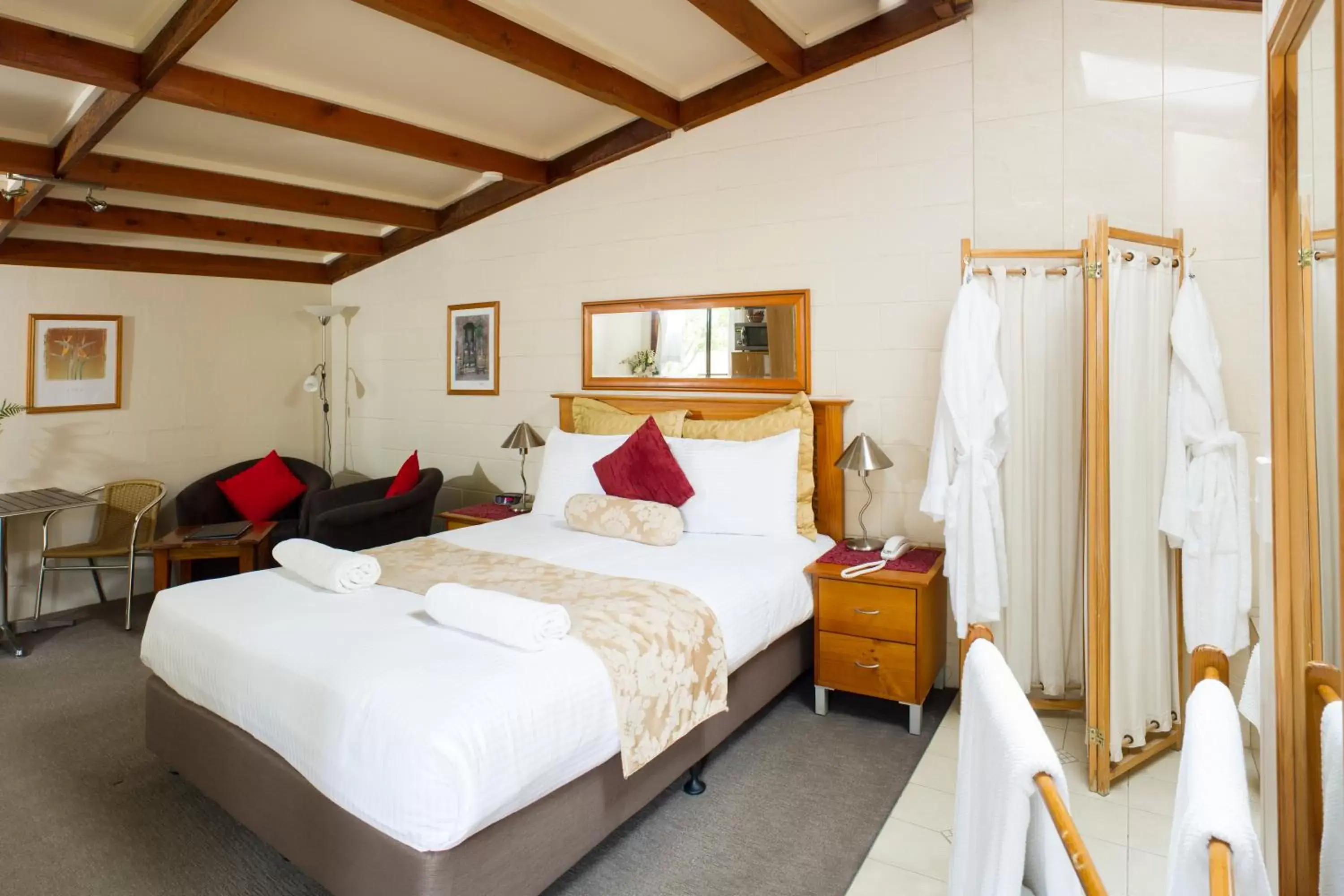 Suite with Spa Bath in Blackheath Motor Inn Suite with Spa Bath in Blackheath Motor Inn