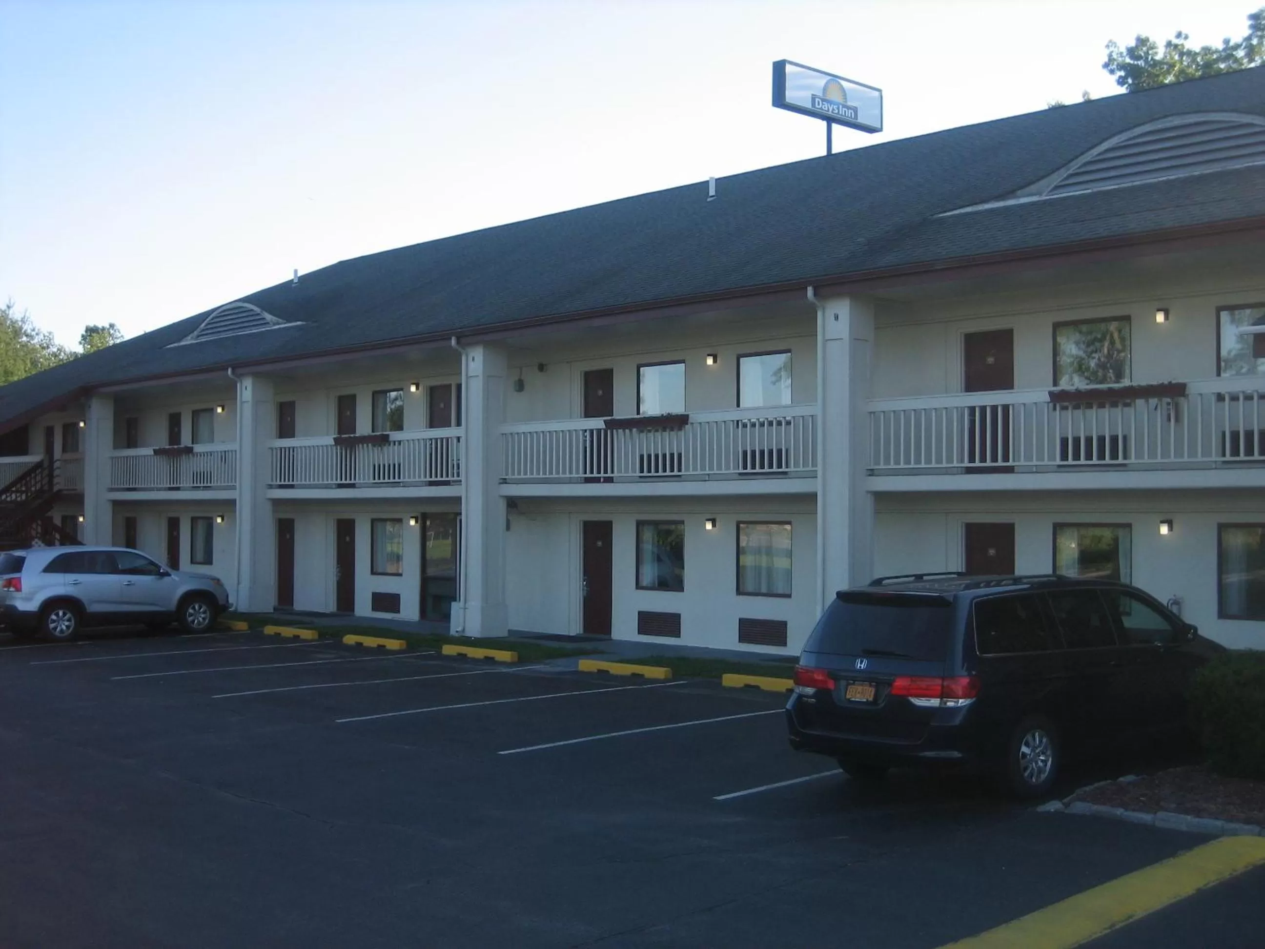 Days Inn by Wyndham Queensbury/Lake George