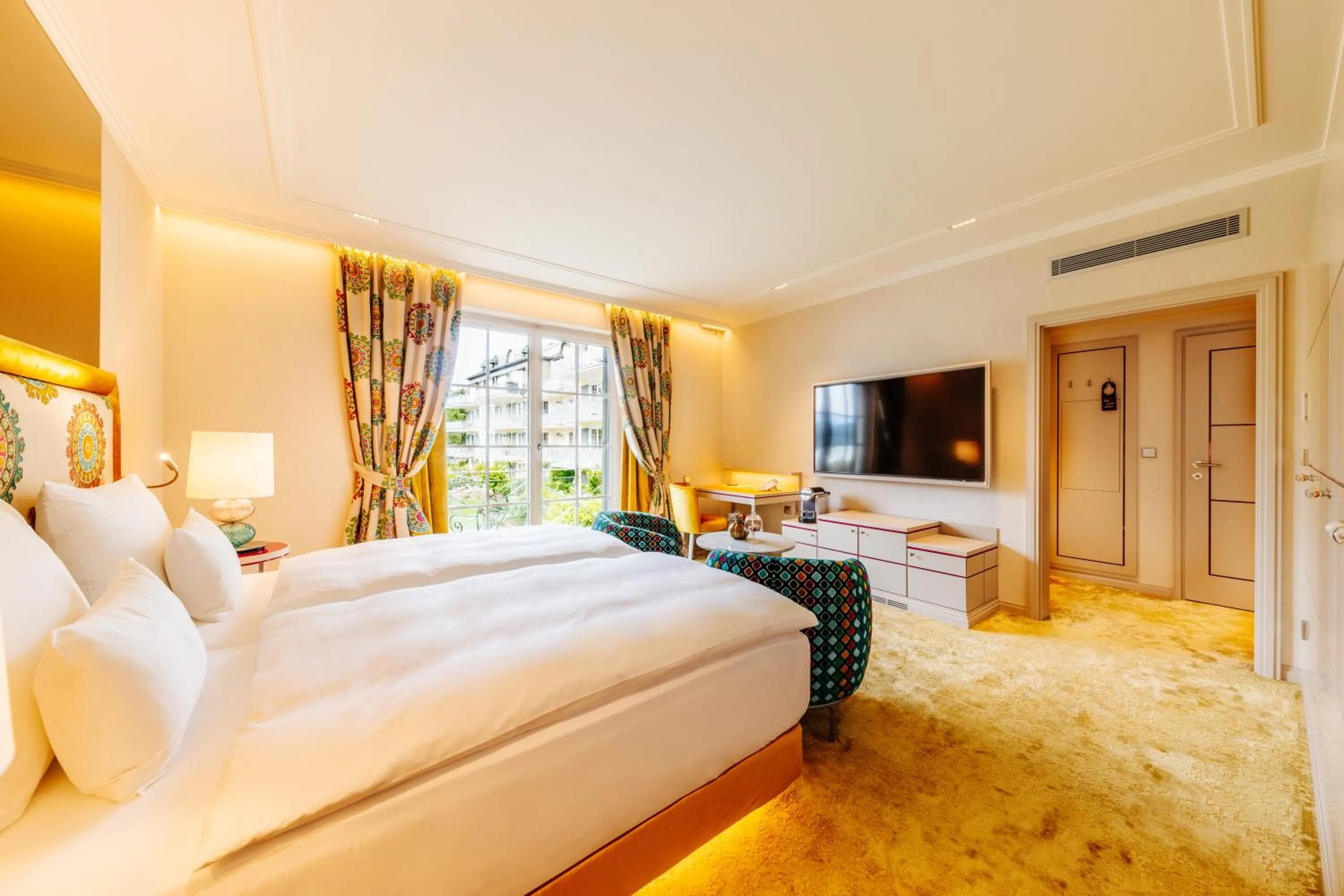 Bedroom, Bed in Hotel Schloss Seefels