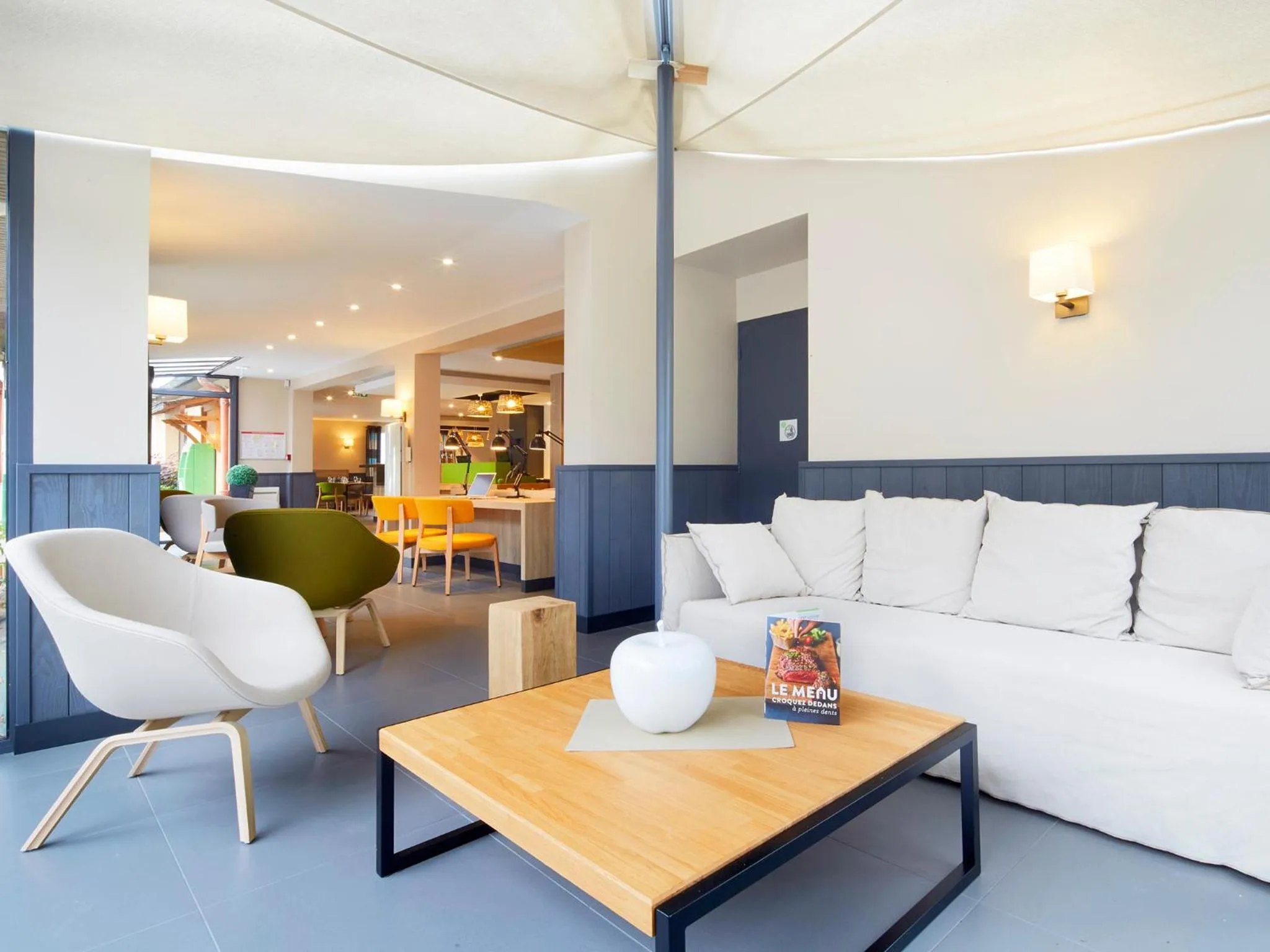 Lounge or bar in Campanile Le Mans - Arnage