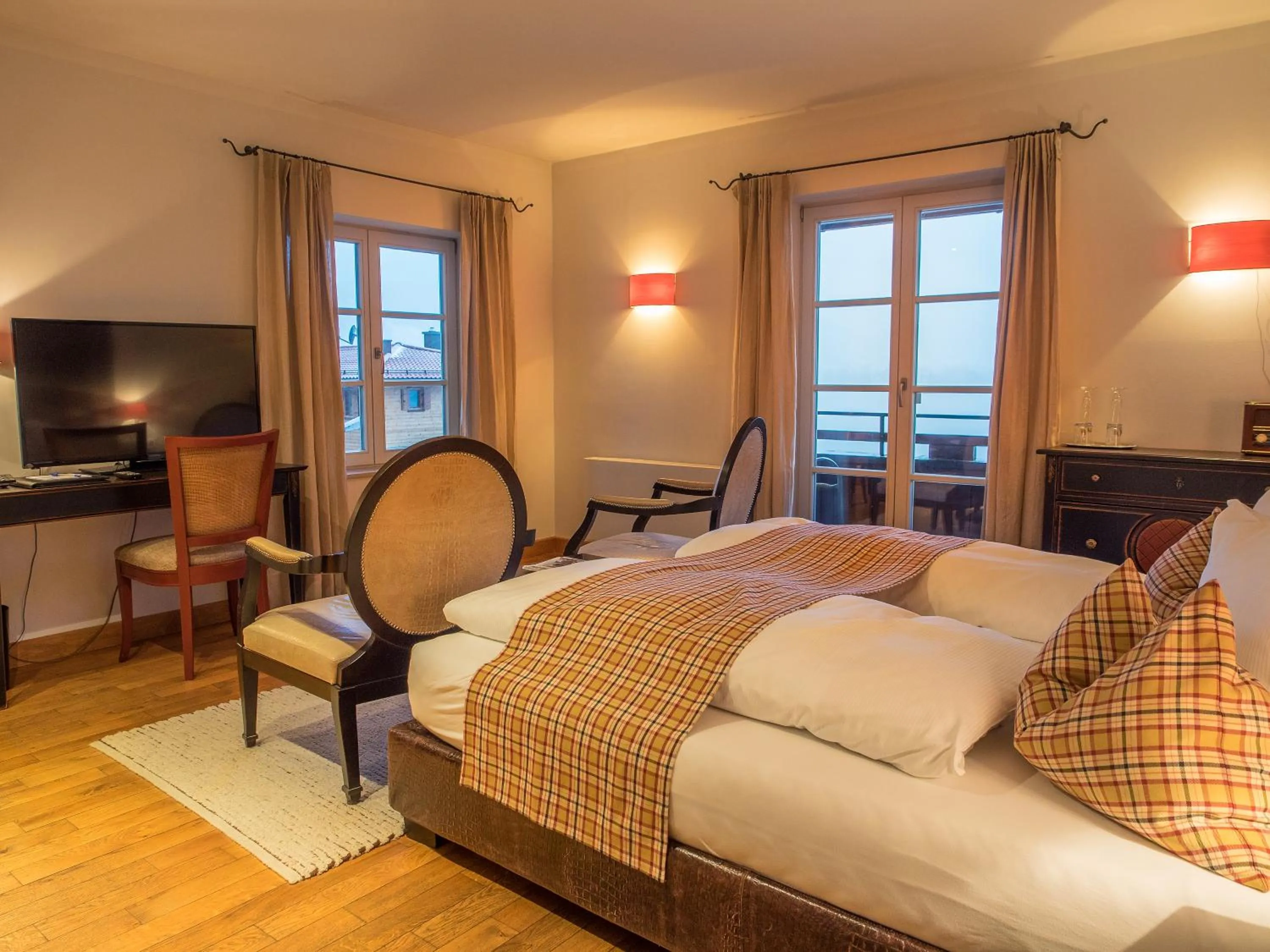 Photo of the whole room, Bed in Seehotel Luitpold