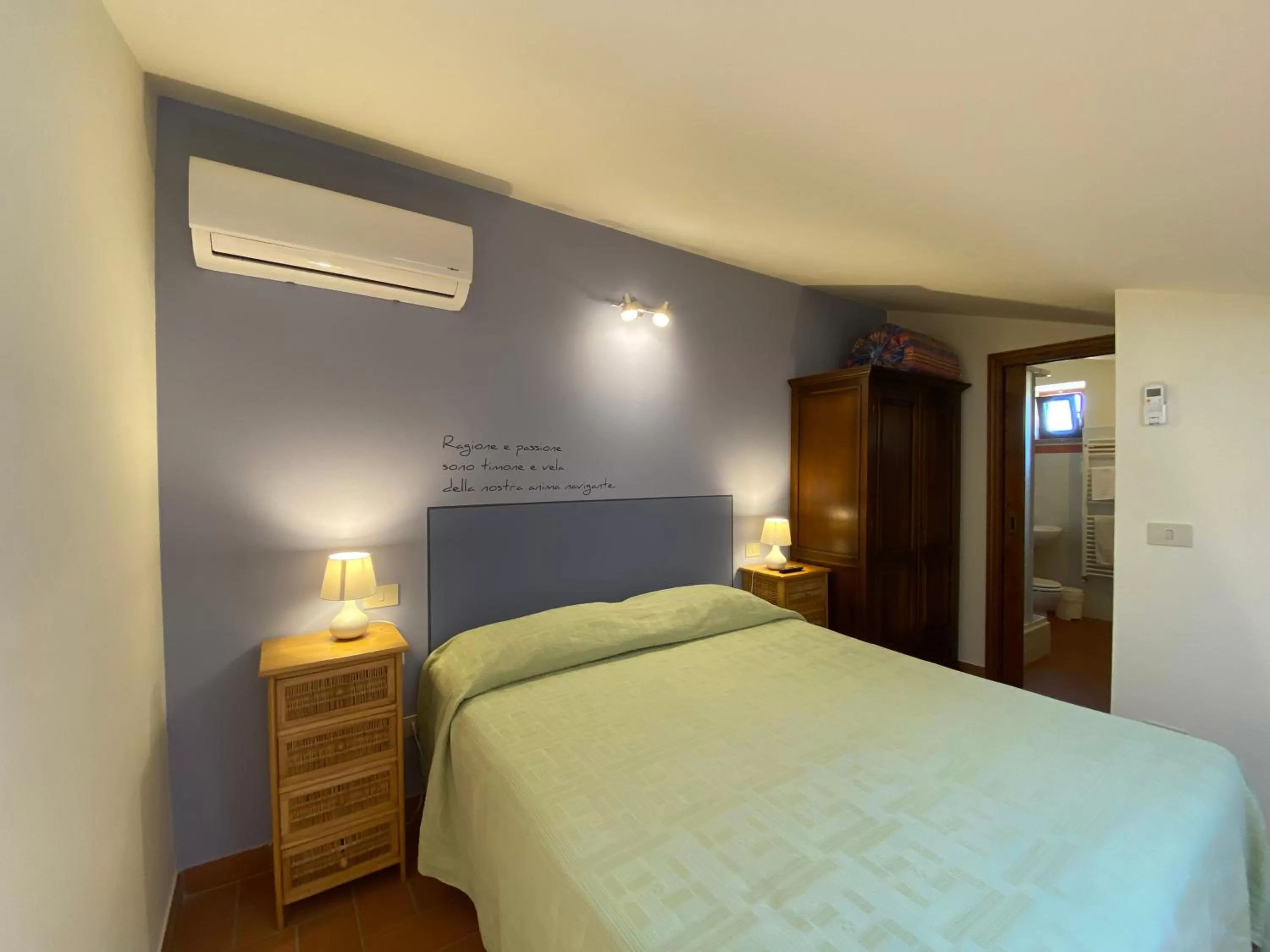 Bedroom, Bed in Tenuta Badia '99