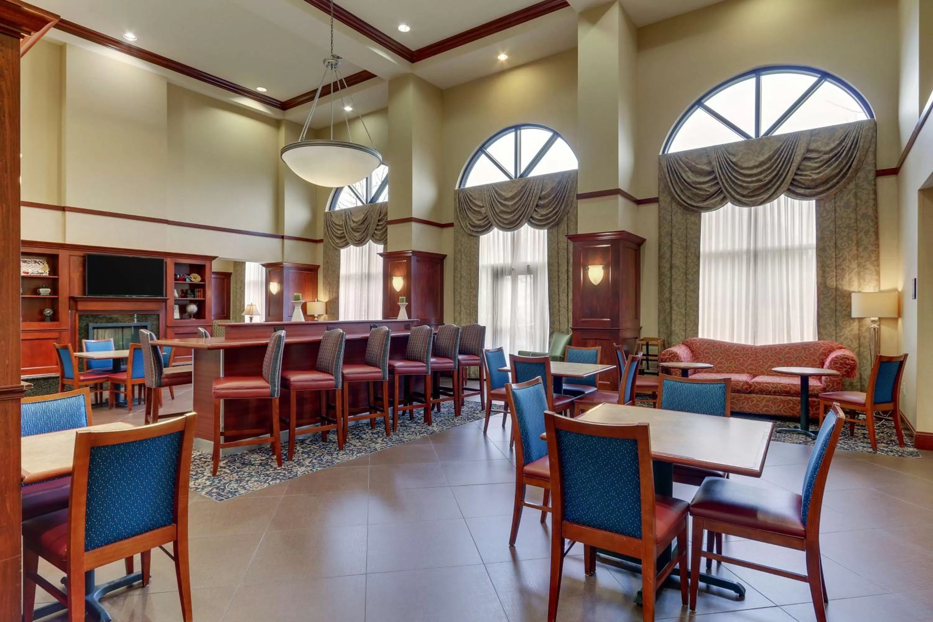 Restaurant/places to eat in Hampton Inn & Suites Indianapolis-Airport