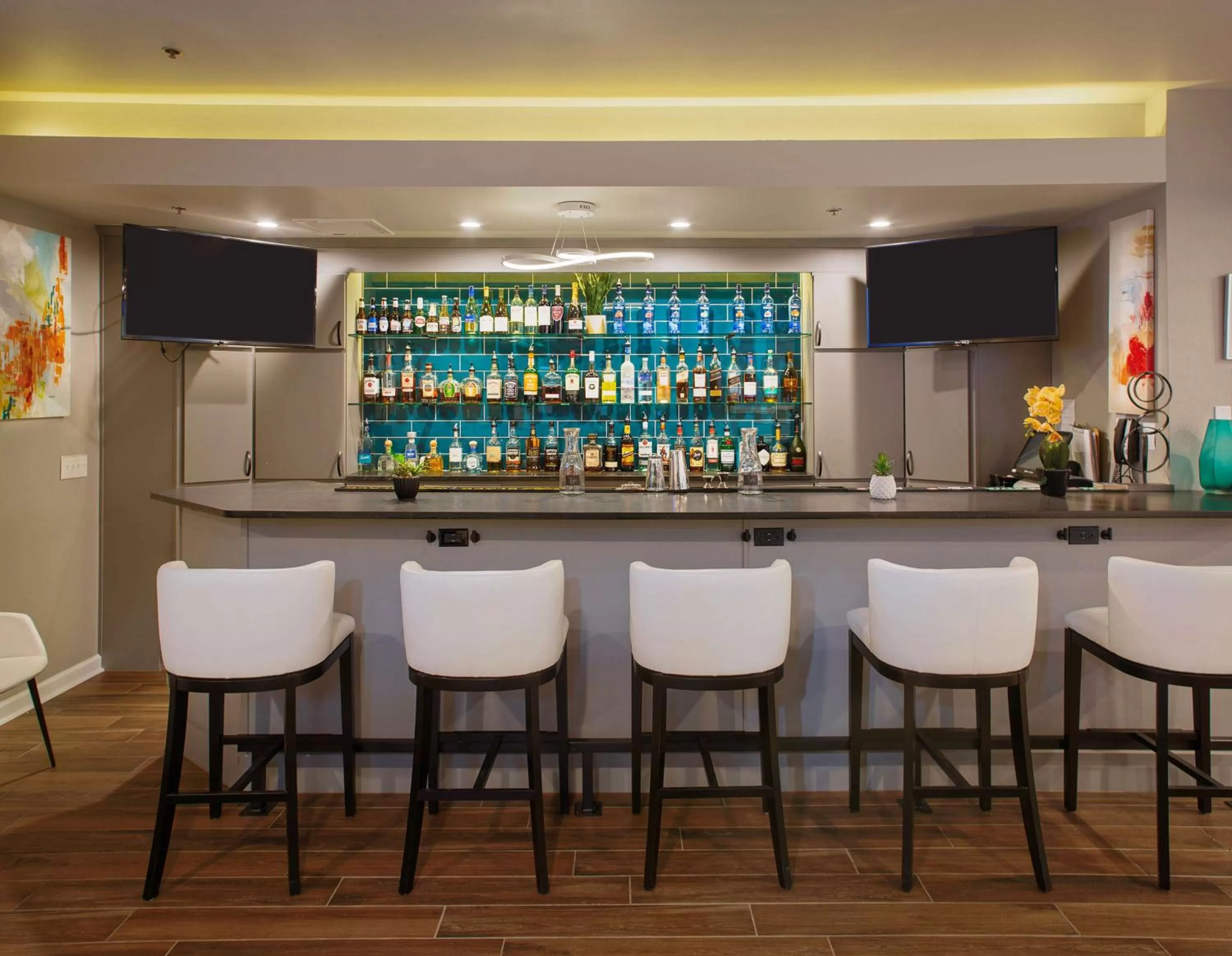 Lounge or bar in Hilton Garden Inn Bentonville Rogers
