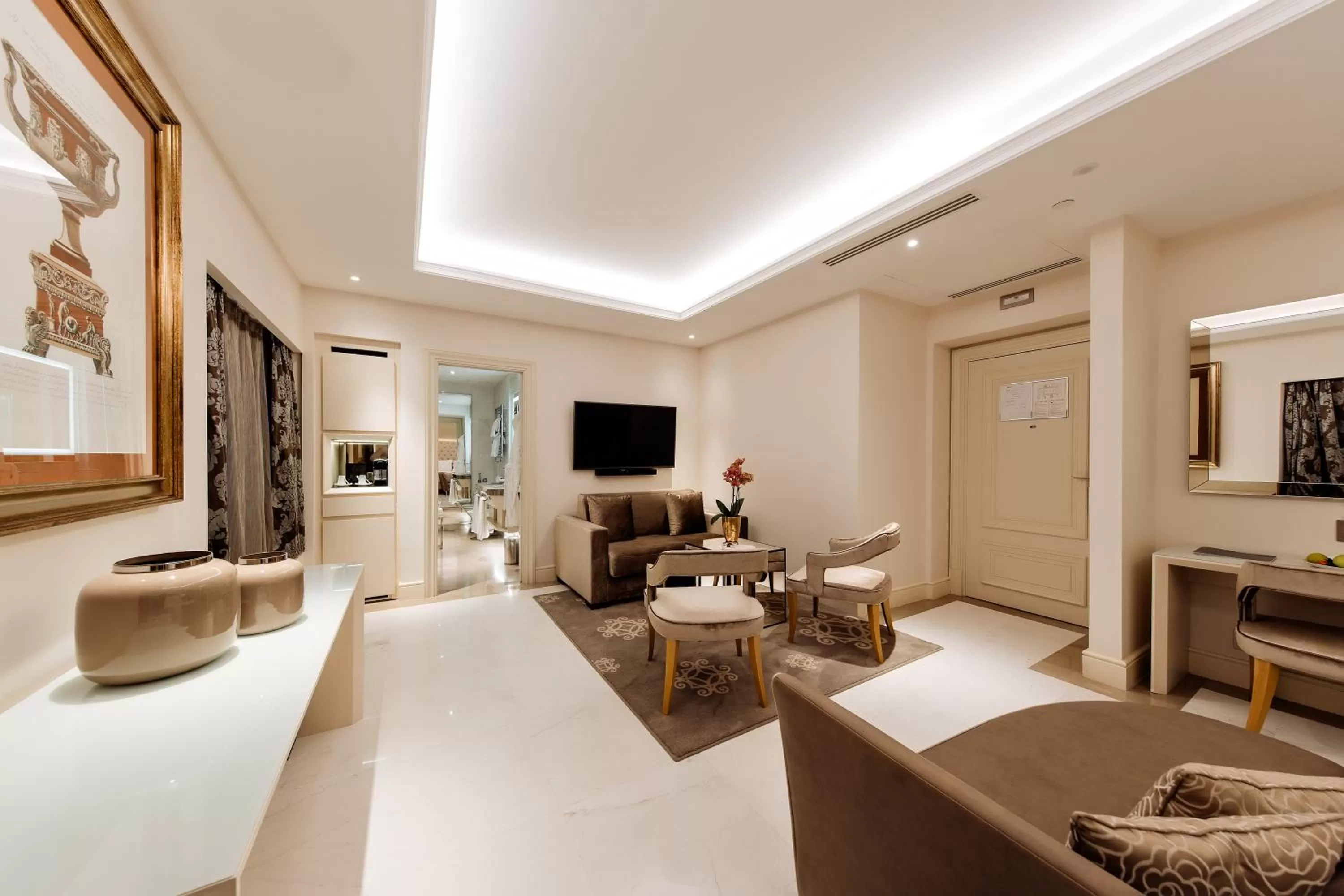 TV and multimedia in Aleph Rome Hotel, Curio Collection By Hilton