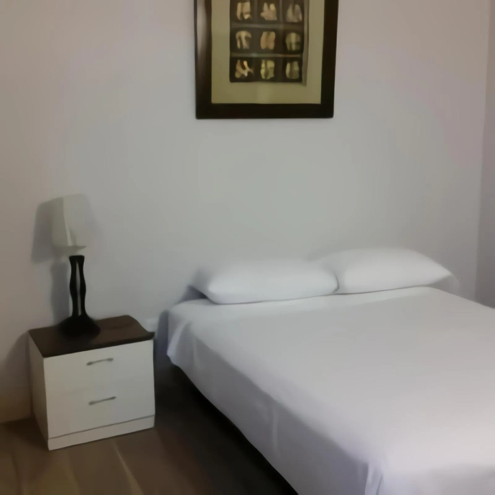 Bedroom, Bed in Dragon Gate Inn