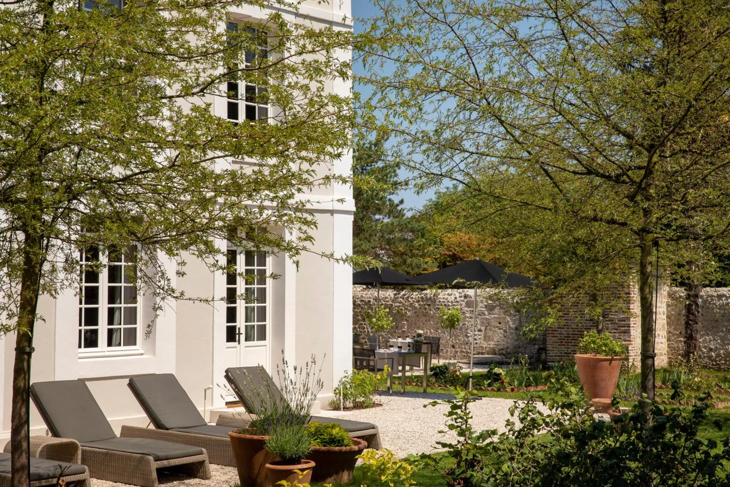 Property building in Hôtel Saint-Delis - La Maison du Peintre - Relais & Châteaux