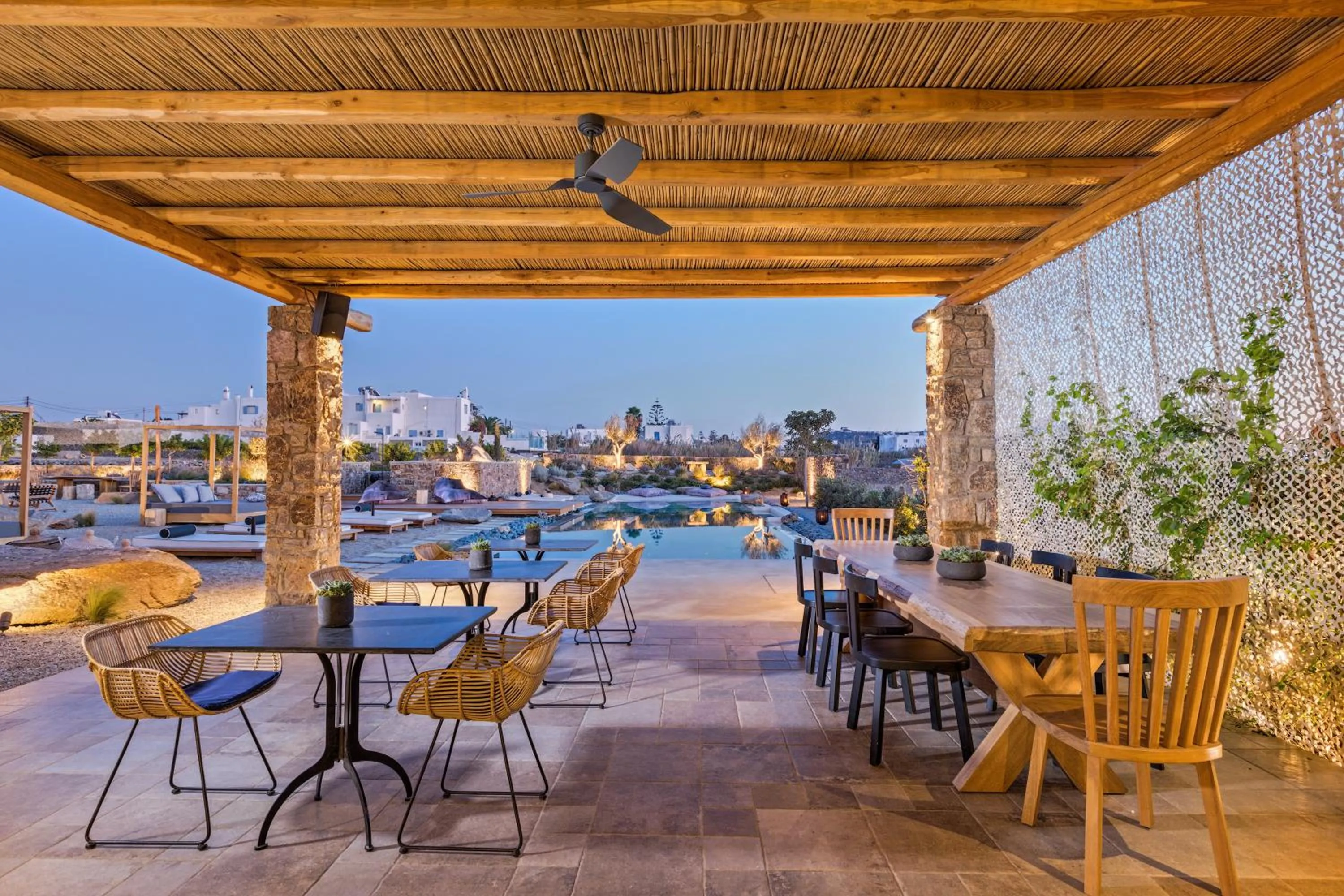 Lounge or bar in Portes Suites & Villas Mykonos