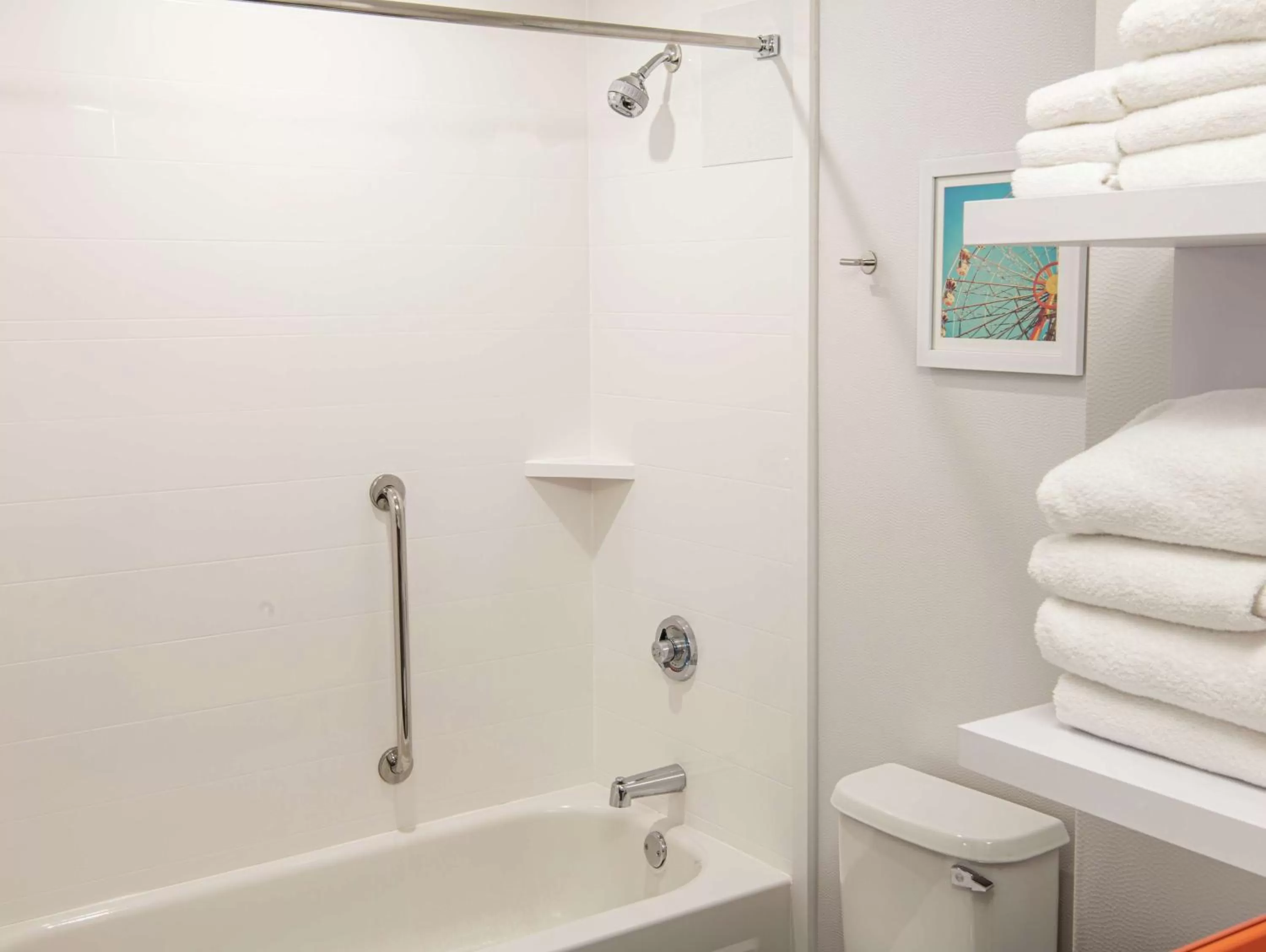 Bathroom in Hampton Inn Cleveland-Solon