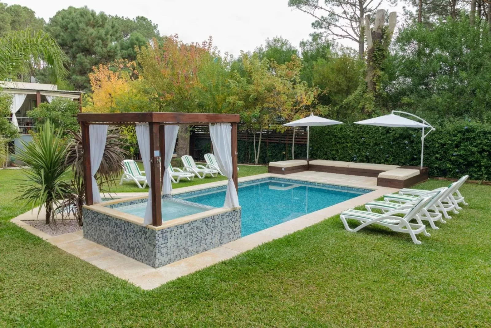 Garden in Undarius Hotel (exclusively gay men)