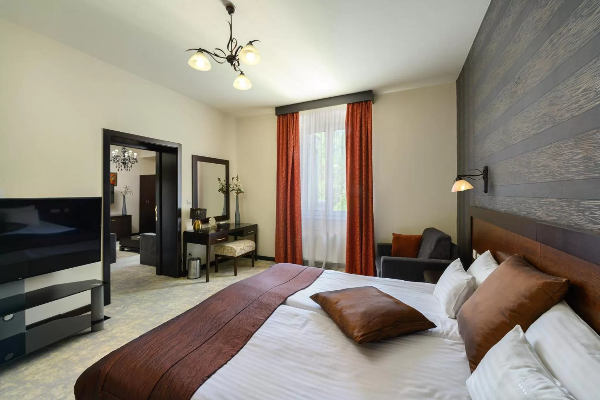 Photo of the whole room, Bed in Hotel Aurum