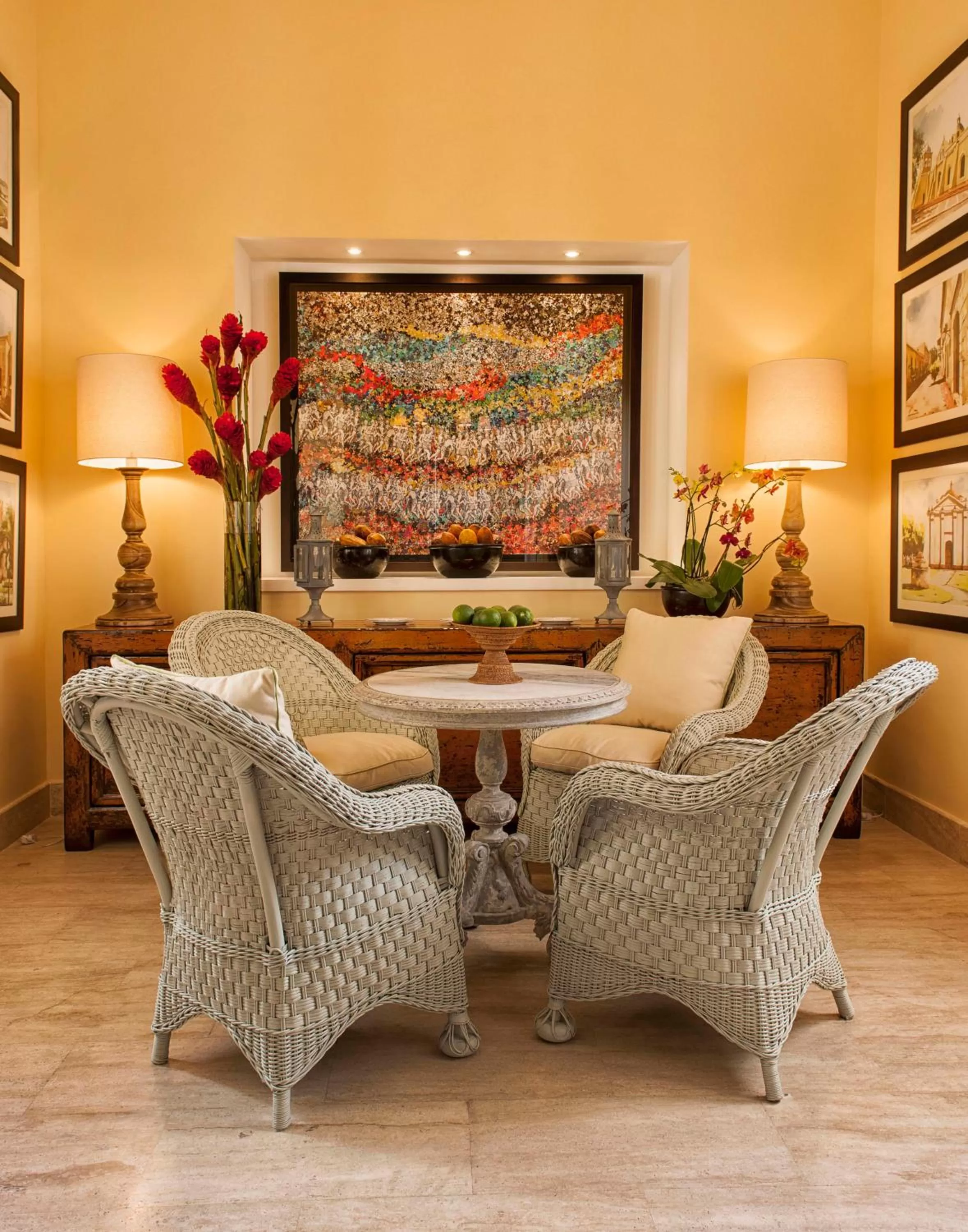 Seating area in Casas del XVI