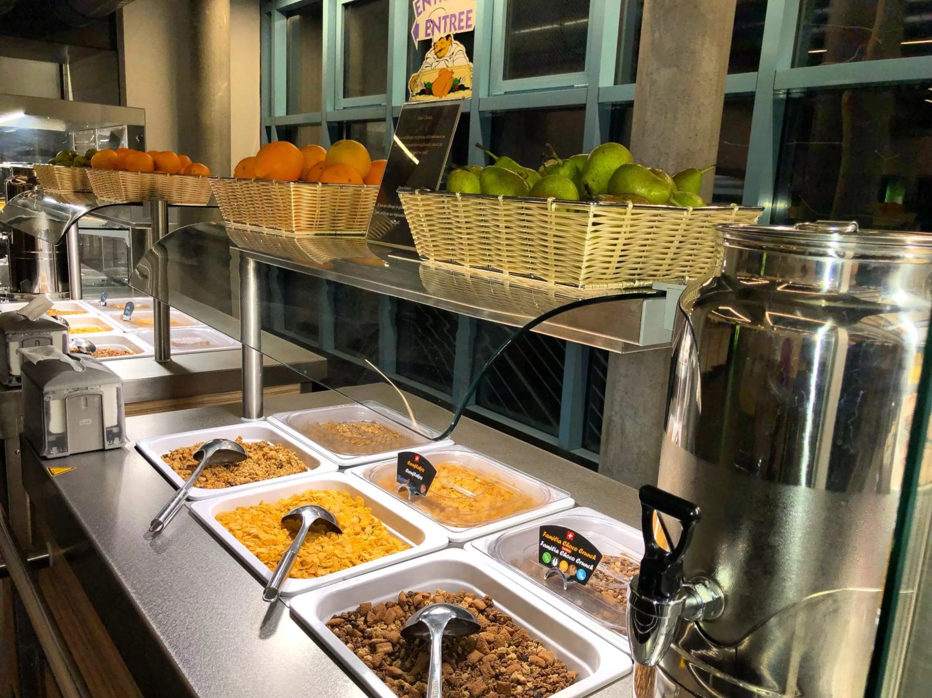 Breakfast in Geneva Hostel