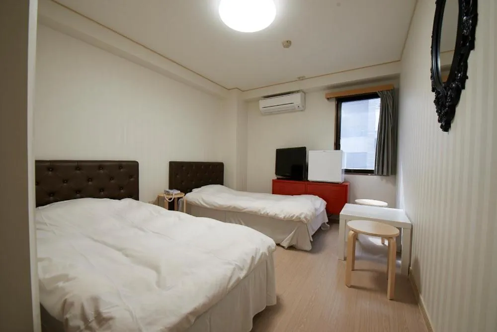 Twin Room in Hotel Empire in Shinjuku