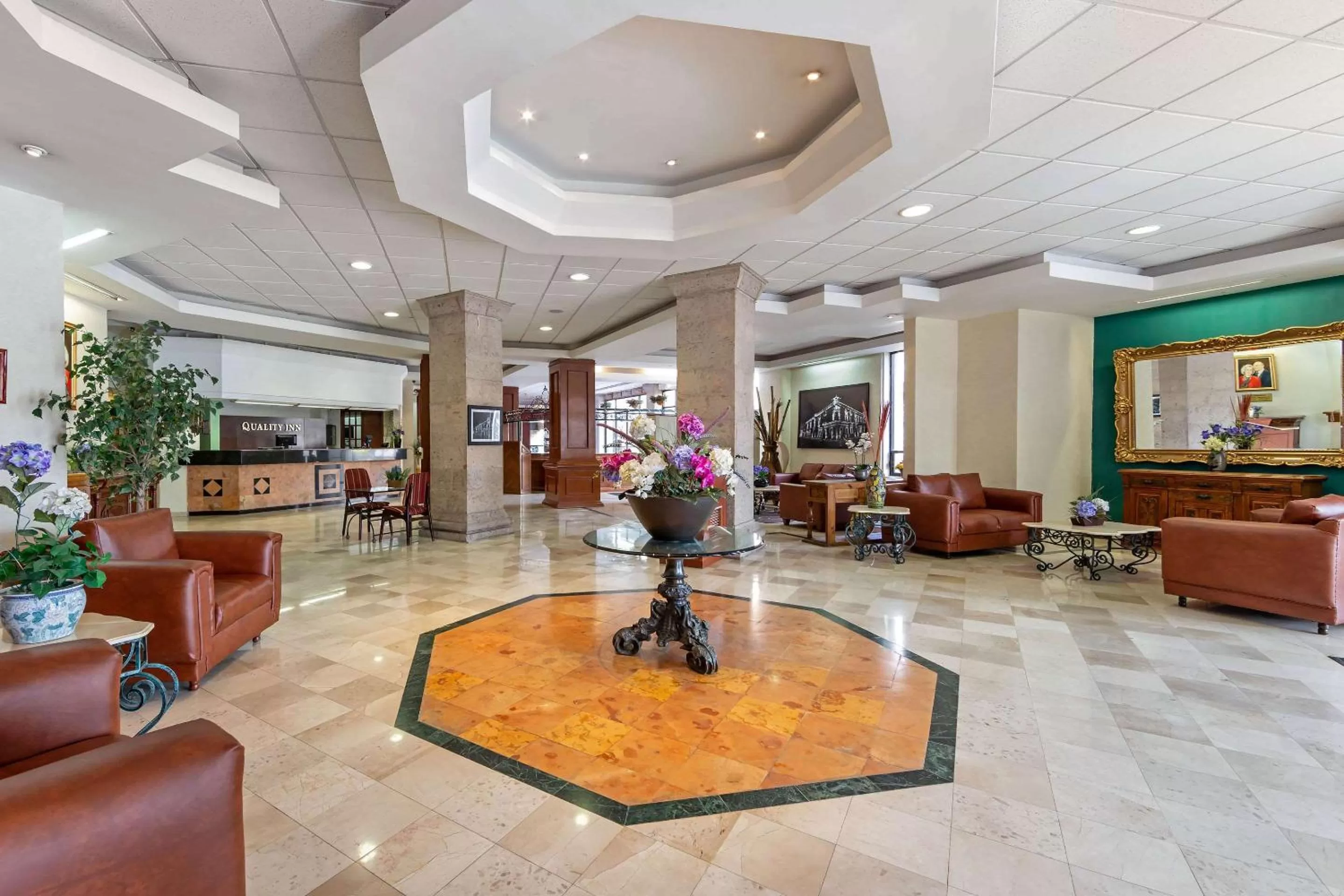 Lobby or reception in Quality Inn Aguascalientes