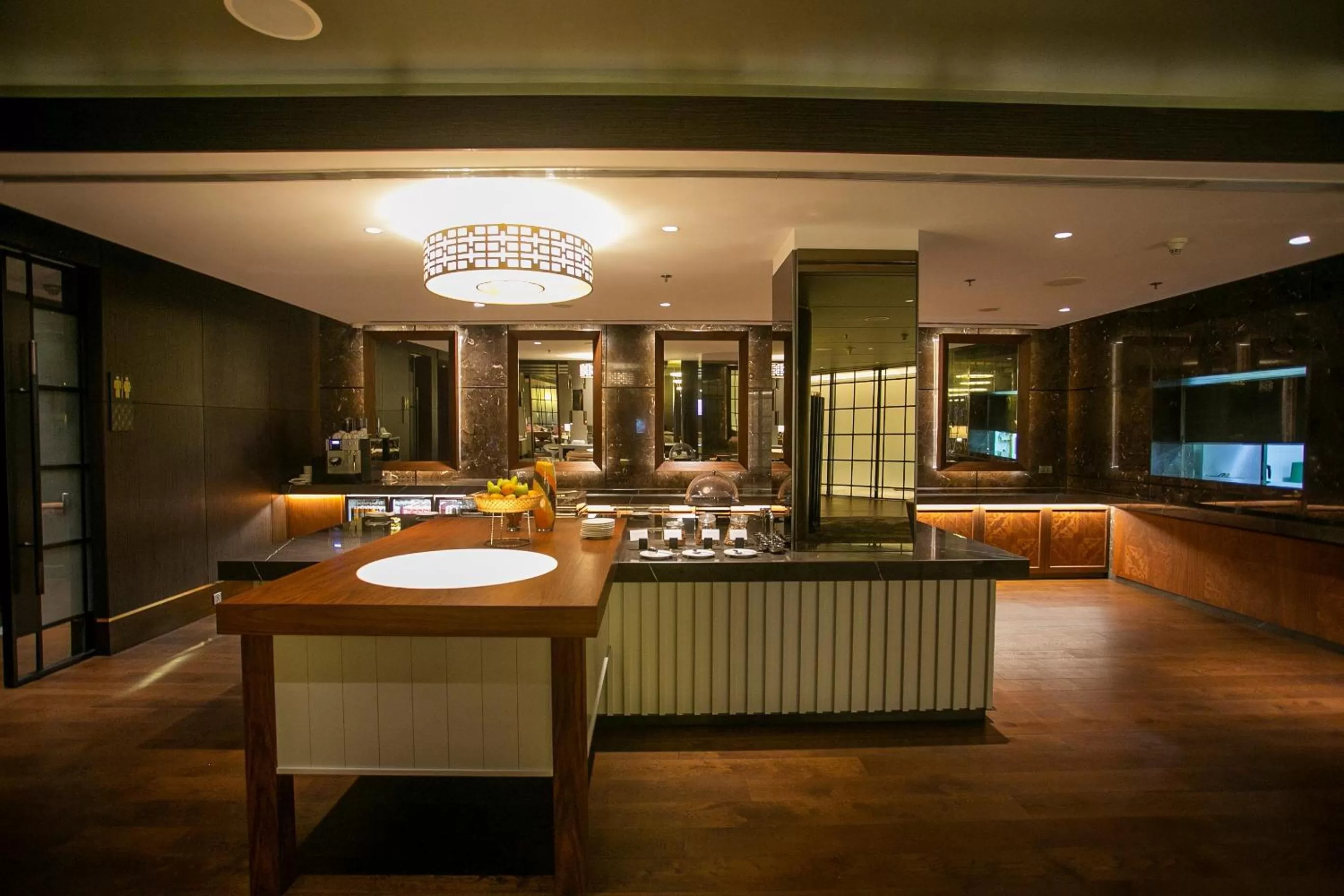 Lounge or bar in InterContinental Dhaka by IHG