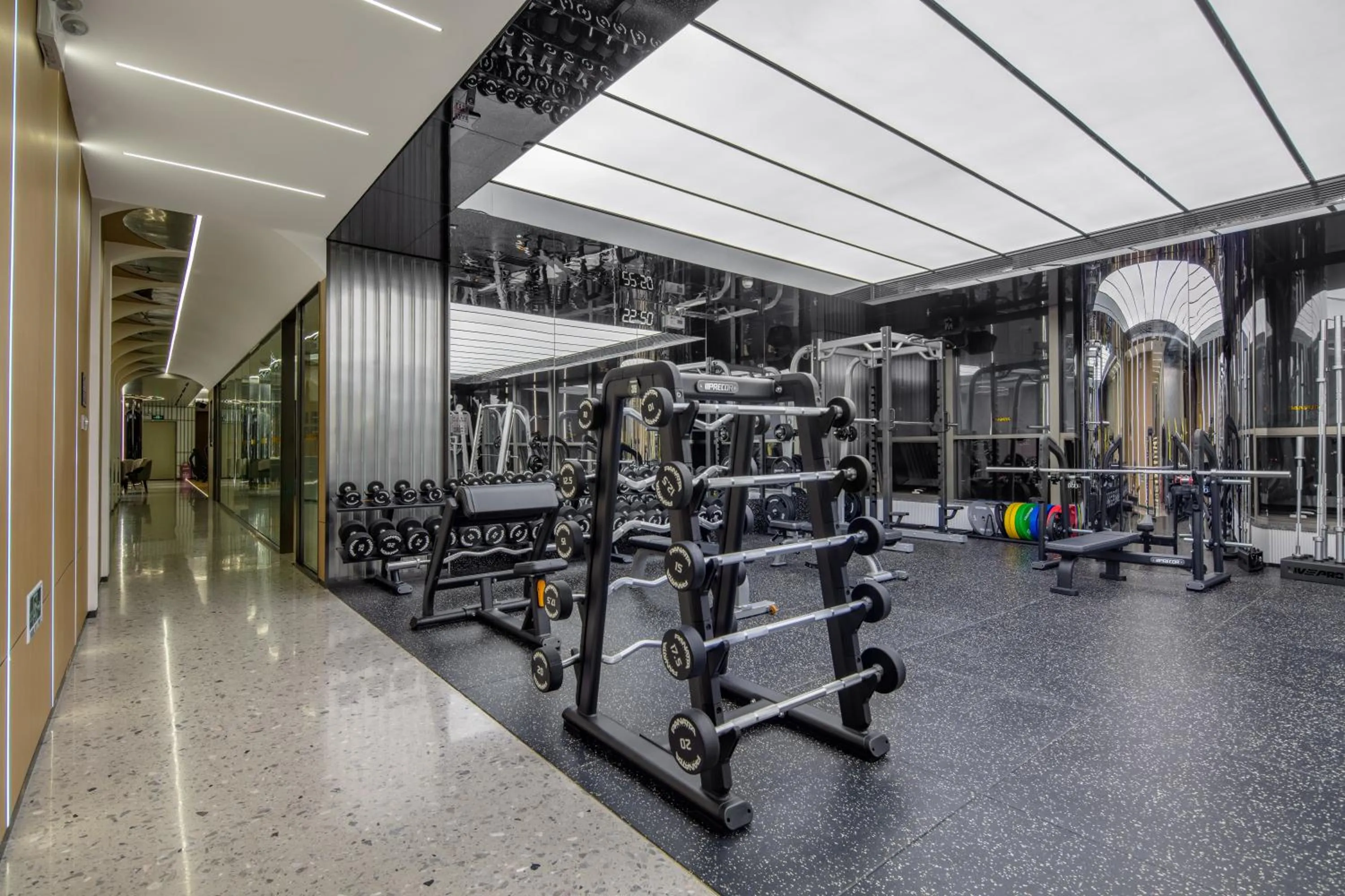 Fitness centre/facilities in Shenzhenair International Hotel