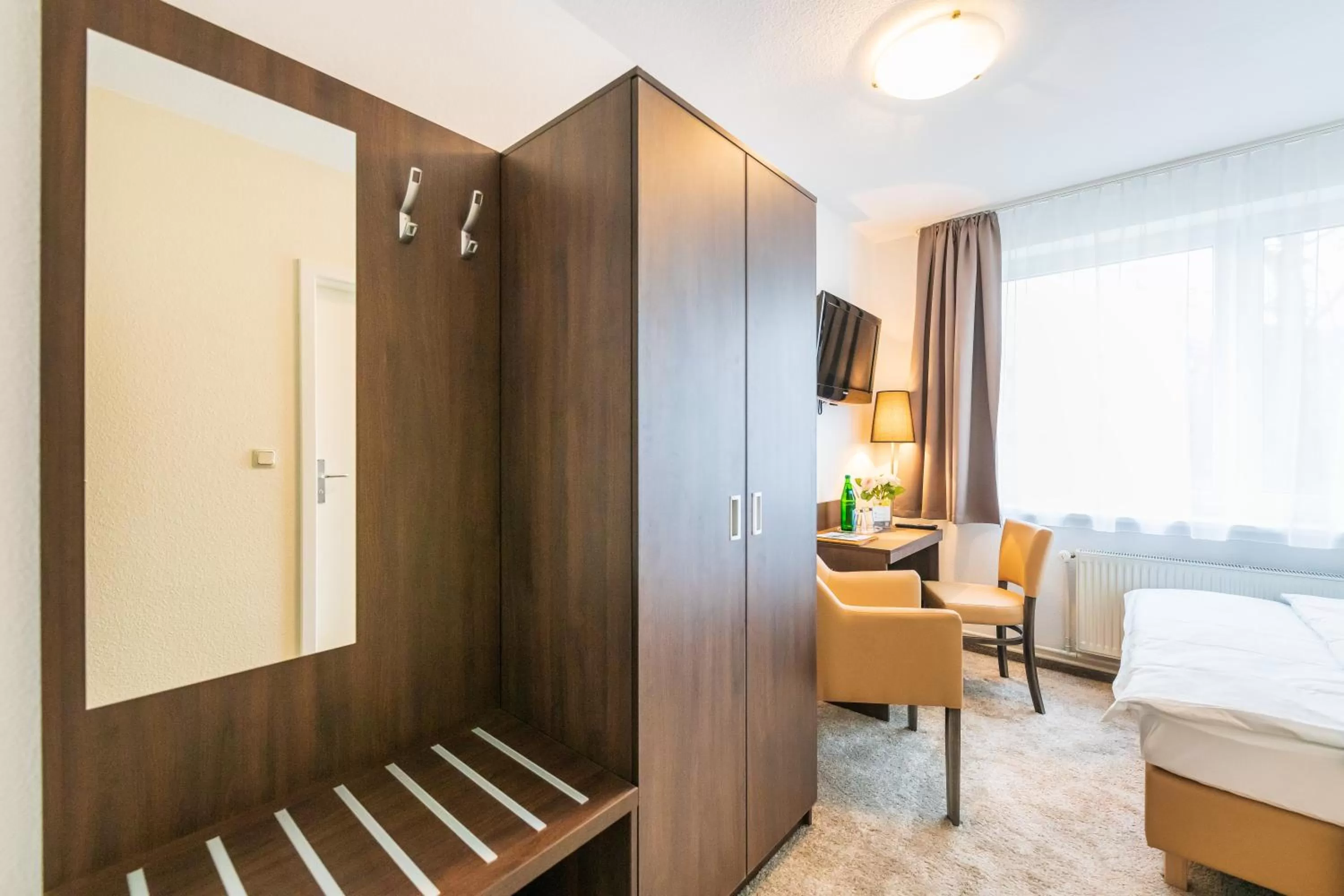 TV and multimedia, Bed in Hotel Mukran