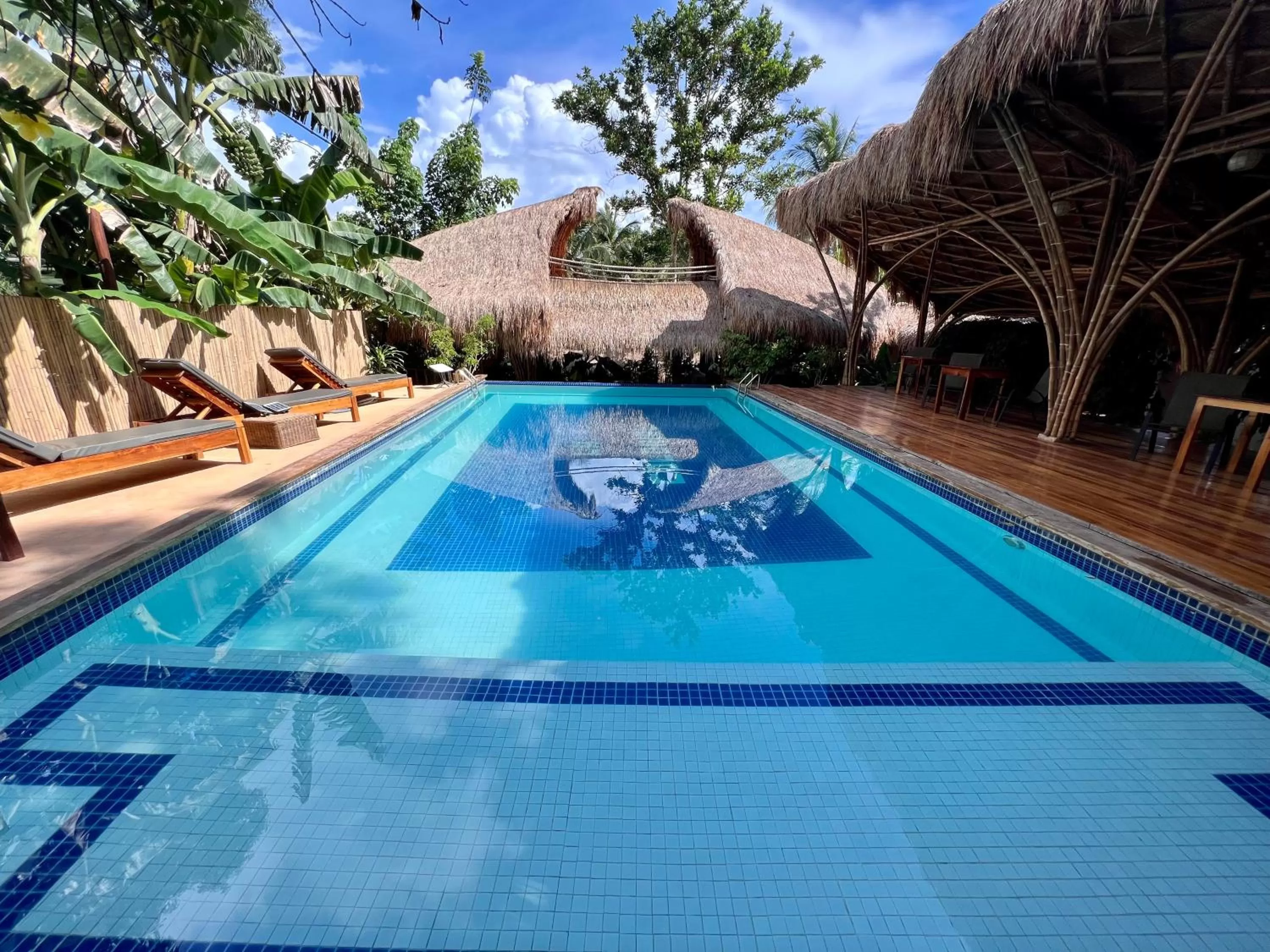 Swimming pool in La Colonial Resort