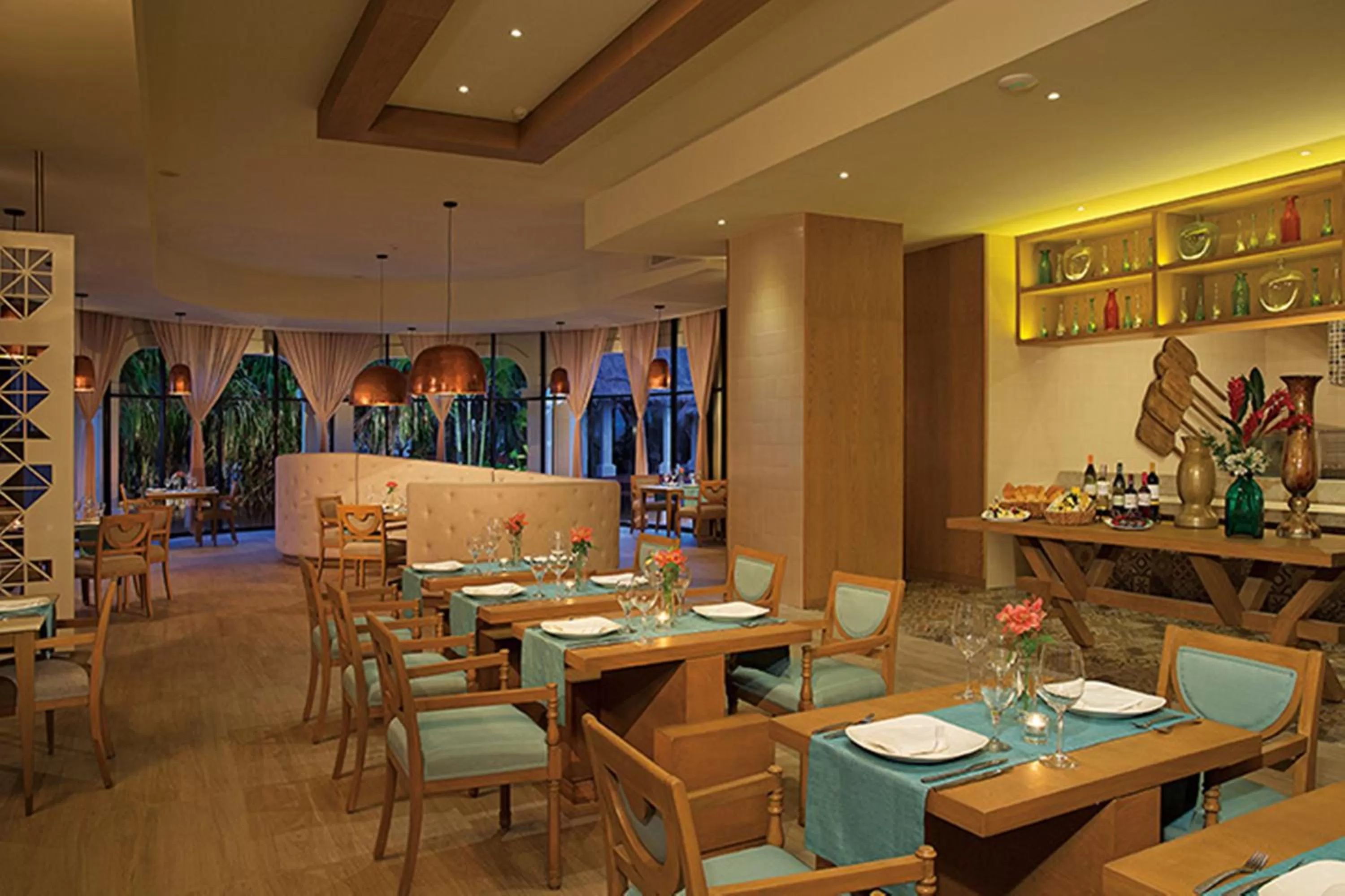 Restaurant/places to eat in Dreams Sapphire Resort & Spa