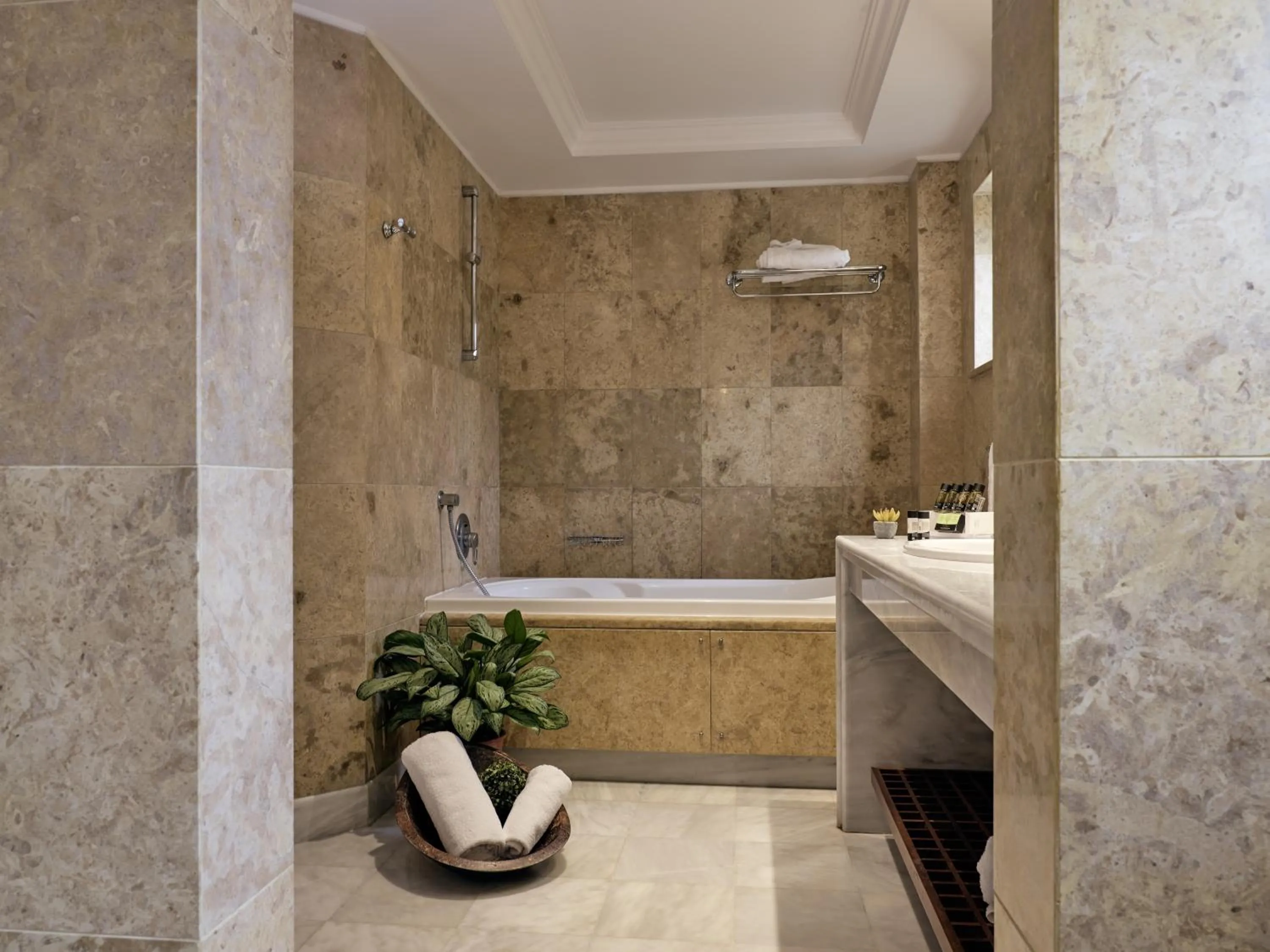 Public Bath in Pilot Beach Resort