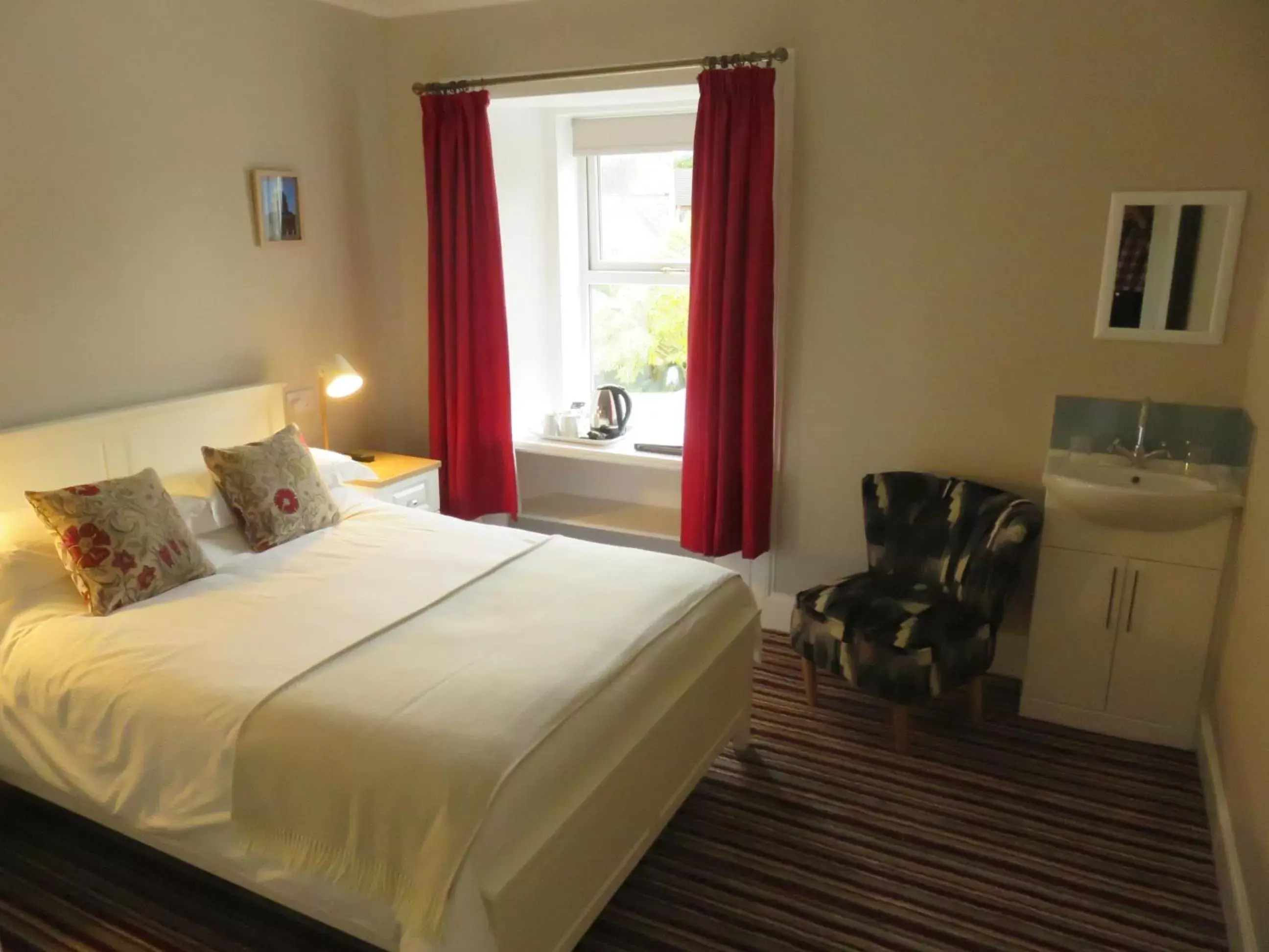 Double Room with Private External Bathroom in West End Guest House Double Room with Private External Bathroom in West End Guest House