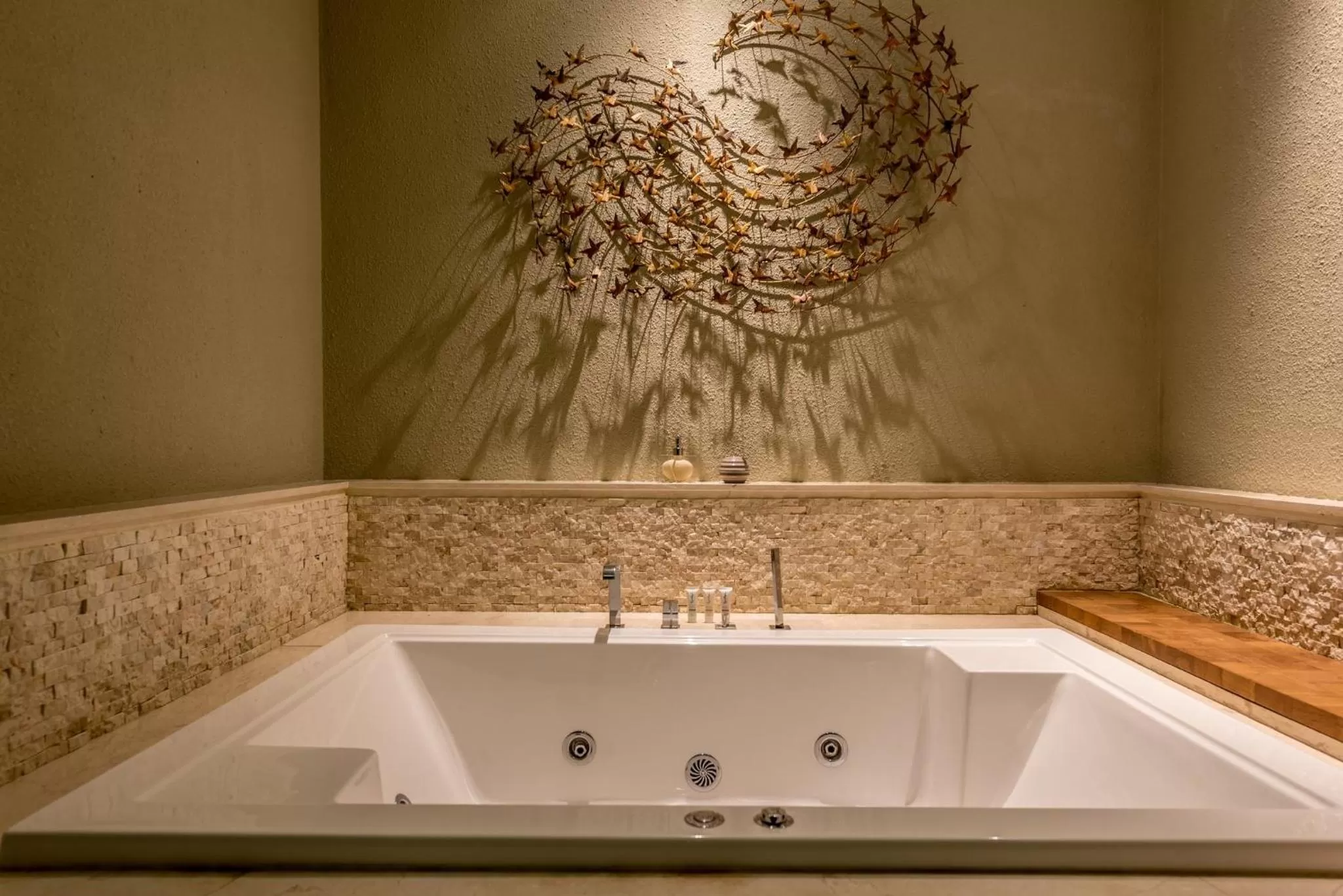 Spa and wellness centre/facilities in Holiday Inn Cikarang Jababeka by IHG