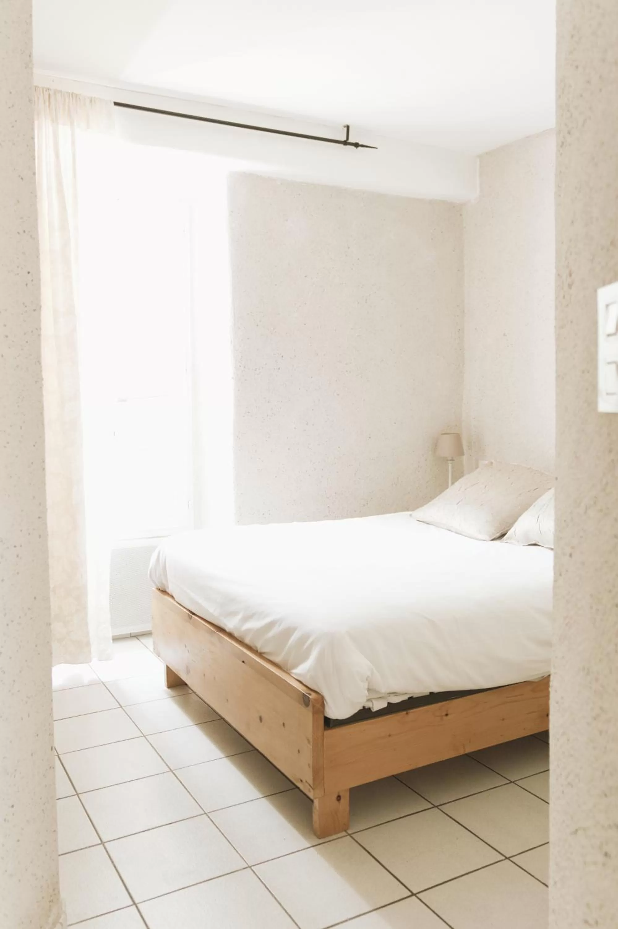 Bed in Hôtel la Fête en Provence