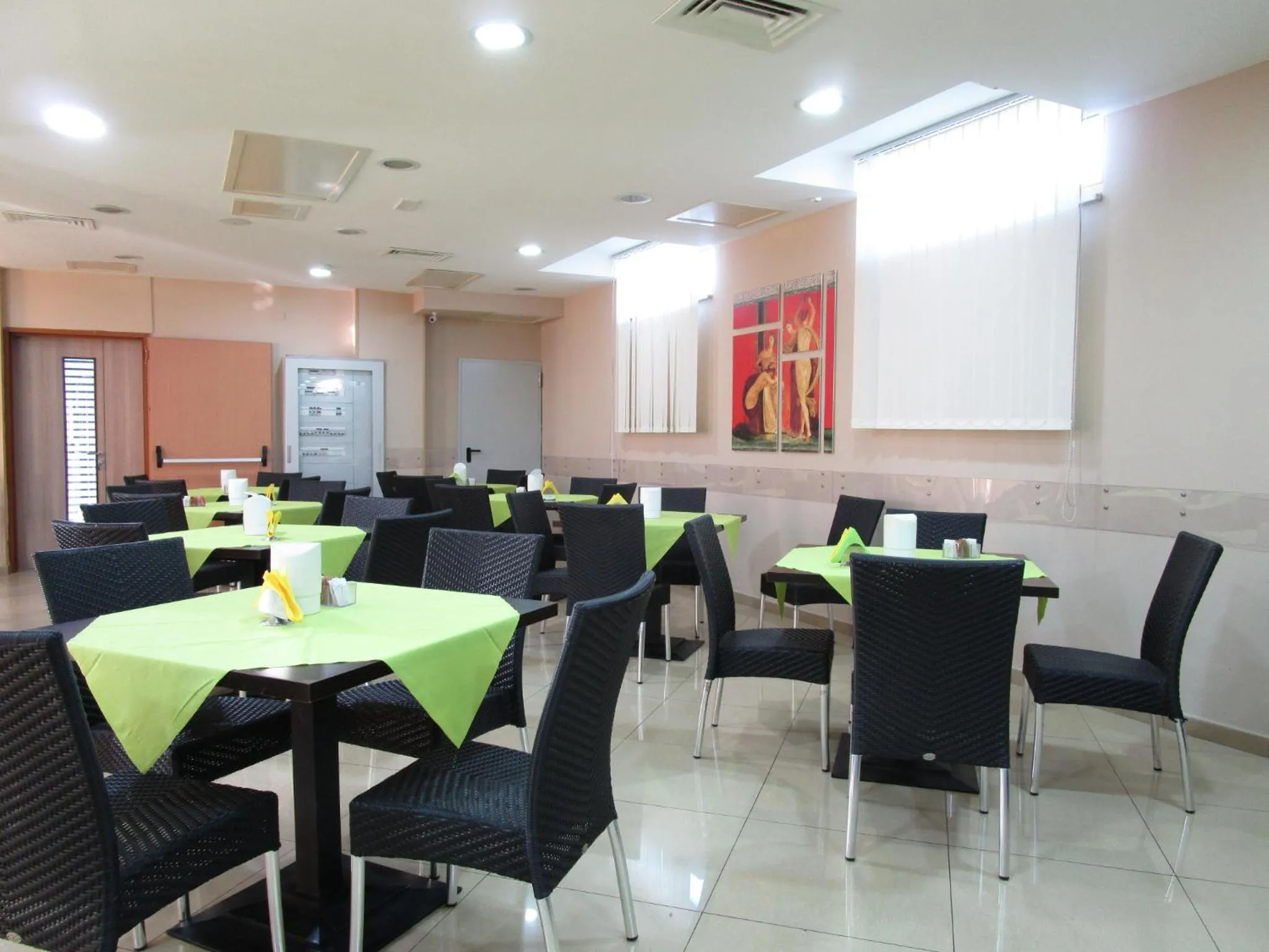 Restaurant/places to eat in Hotel Nelton