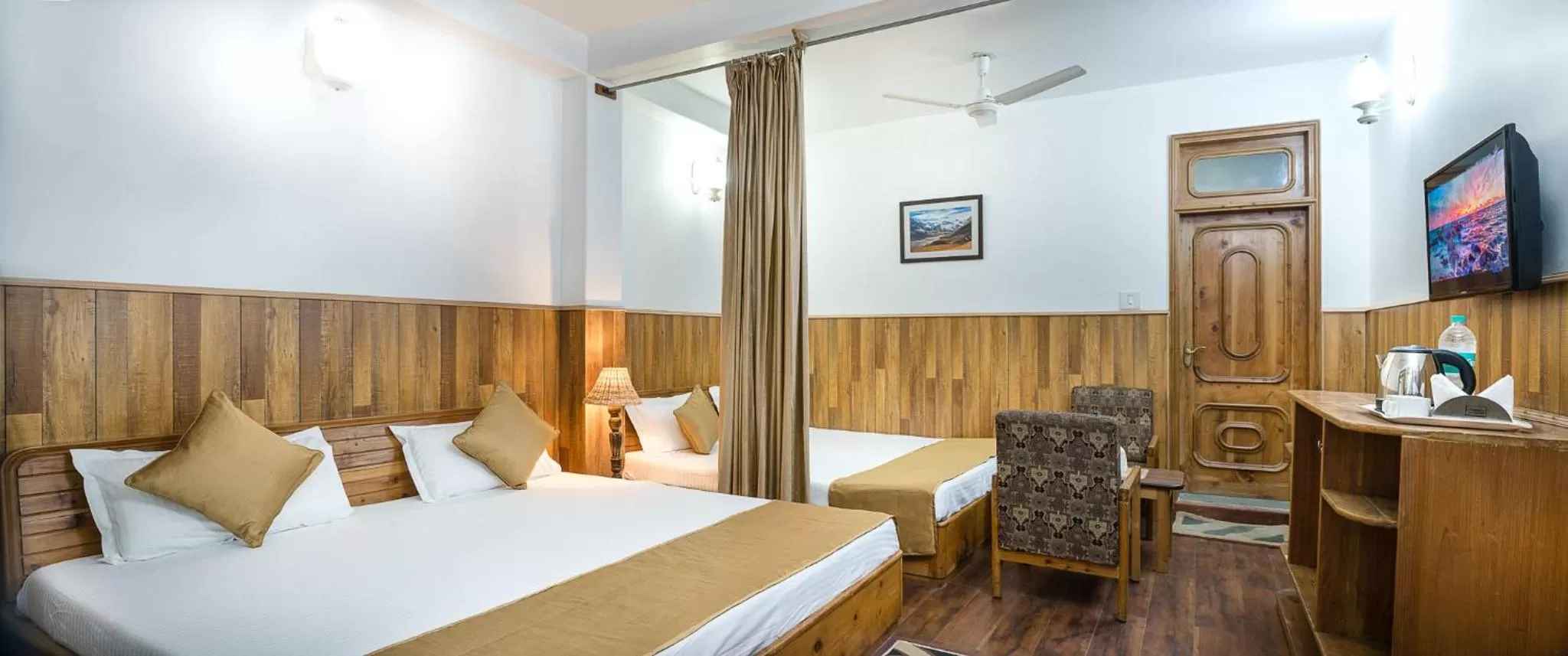 Bedroom, Bed in Hotel Kullu Valley