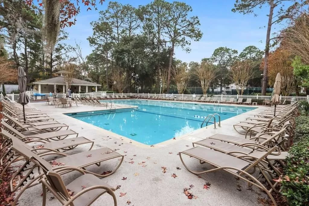 5 stars Peaceful Condo - 7 min walk to the beach