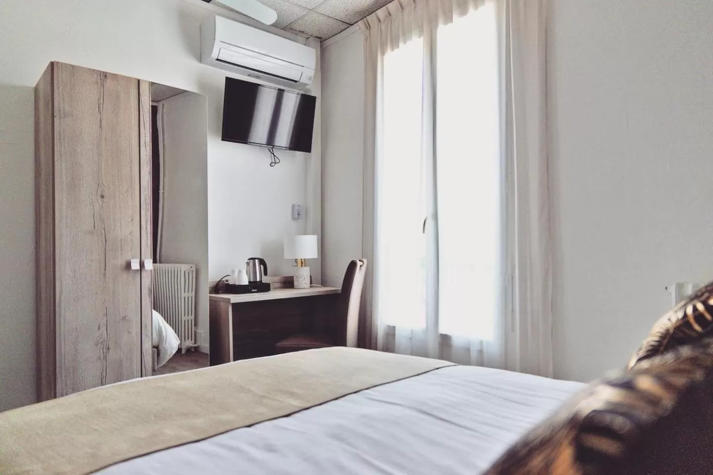 TV and multimedia in Hôtel du Golfe Sete-Balaruc