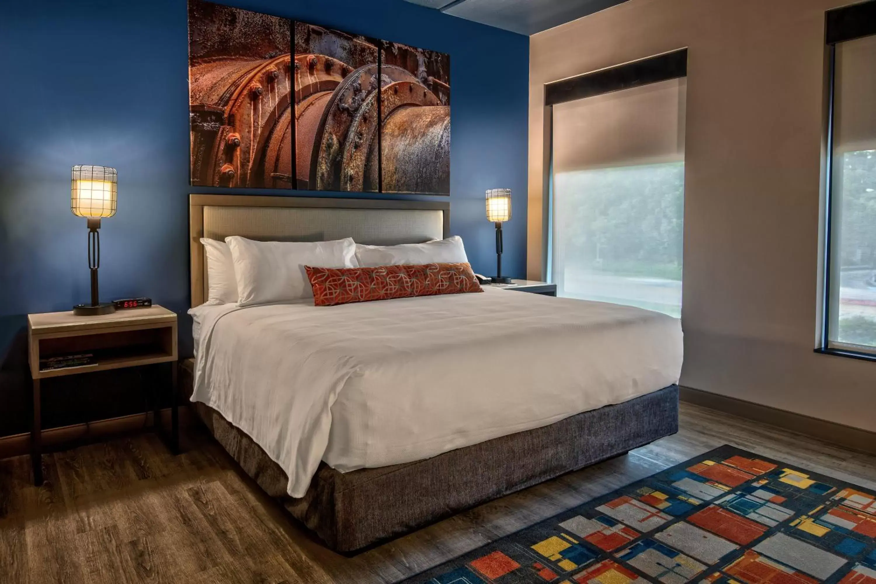 King Room - Hearing Accessible in Hotel Indigo Pittsburgh University - Oakland by IHG King Room - Hearing Accessible in Hotel Indigo Pittsburgh University - Oakland by IHG