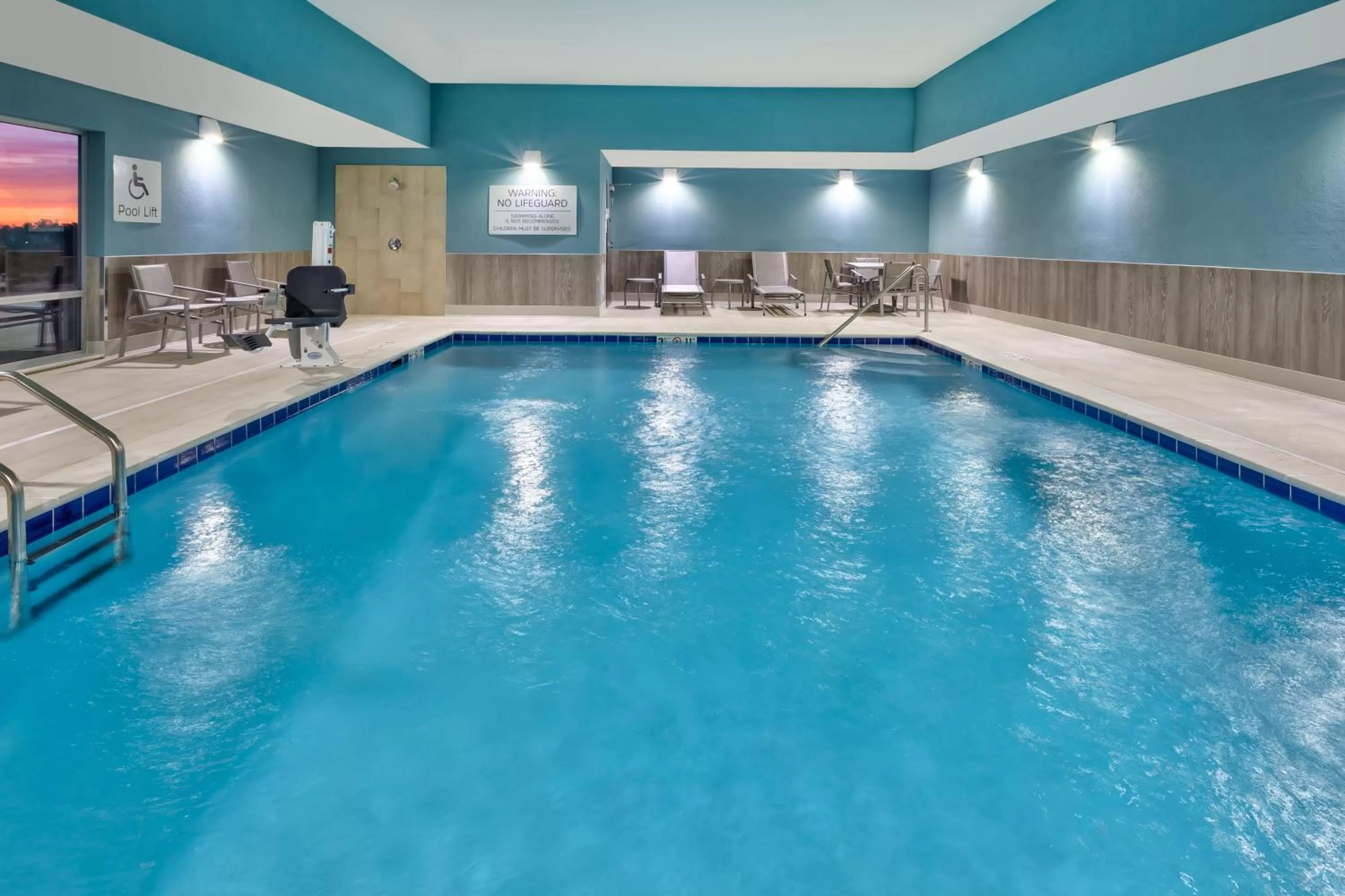 Swimming pool in Holiday Inn Express & Suites Wooster by IHG