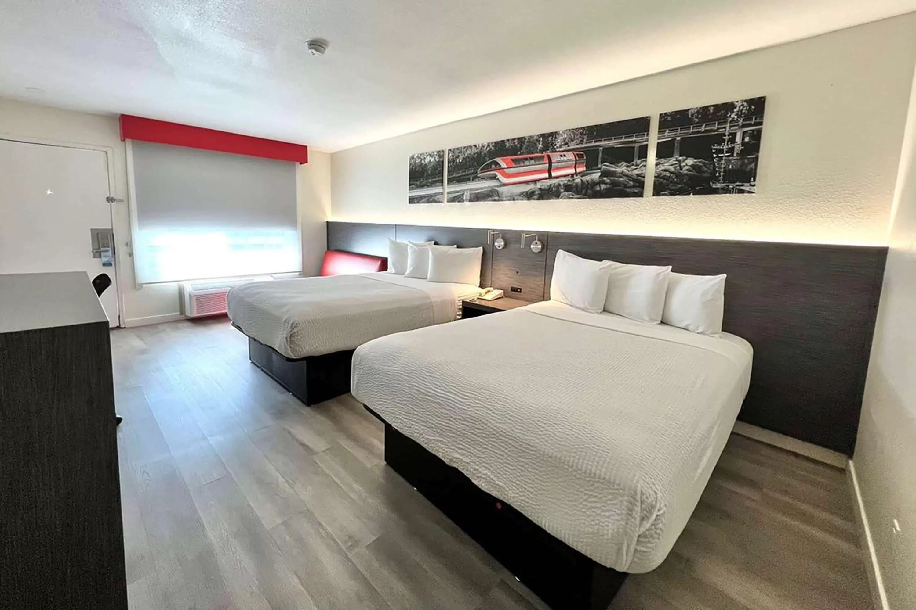 Photo of the whole room, Bed in Ramada by Wyndham Anaheim Convention Center