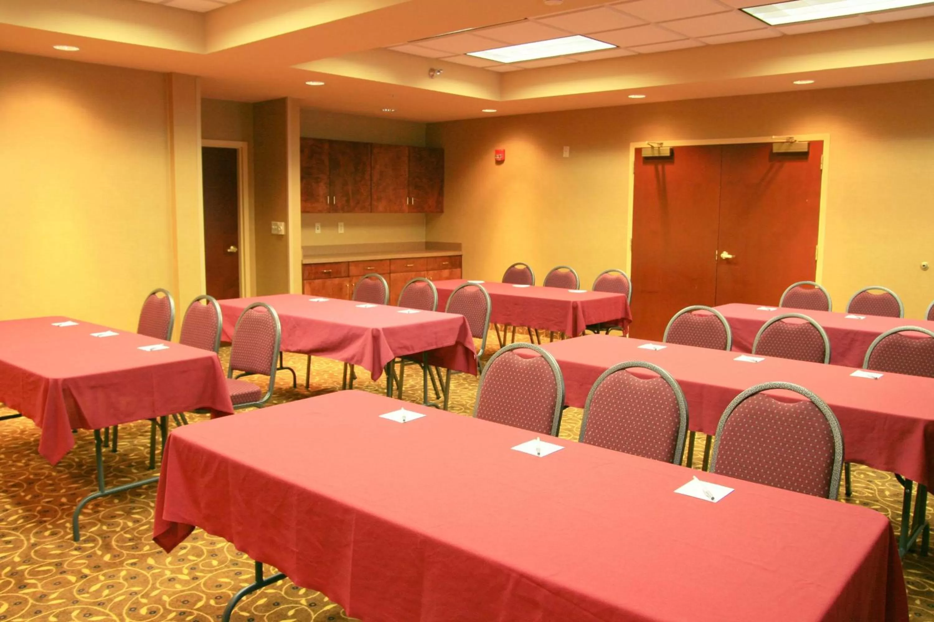 Meeting/conference room in Hampton Inn Greensboro East / McLeansville