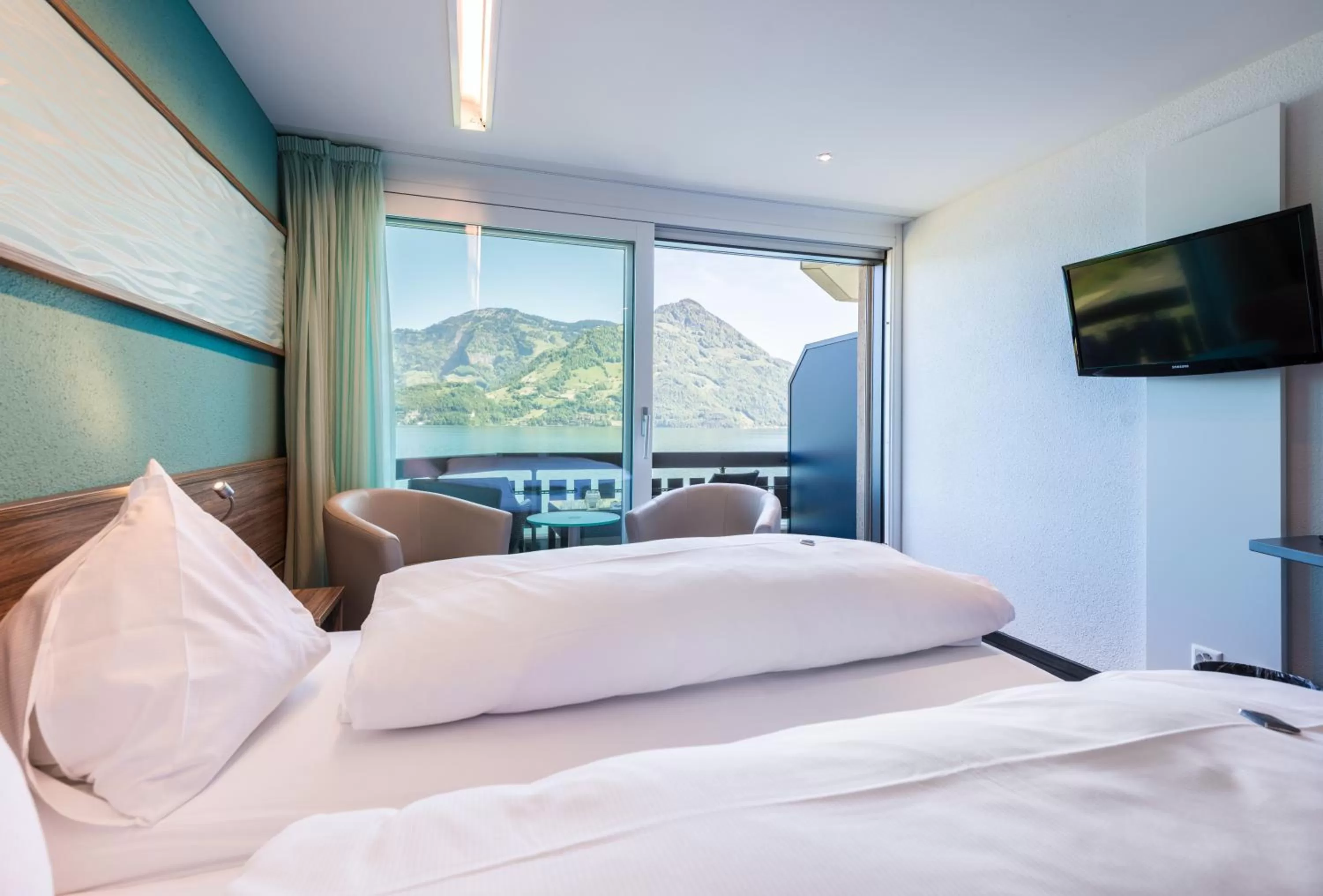 Balcony/Terrace, Bed in Hotel Nidwaldnerhof direkt am See