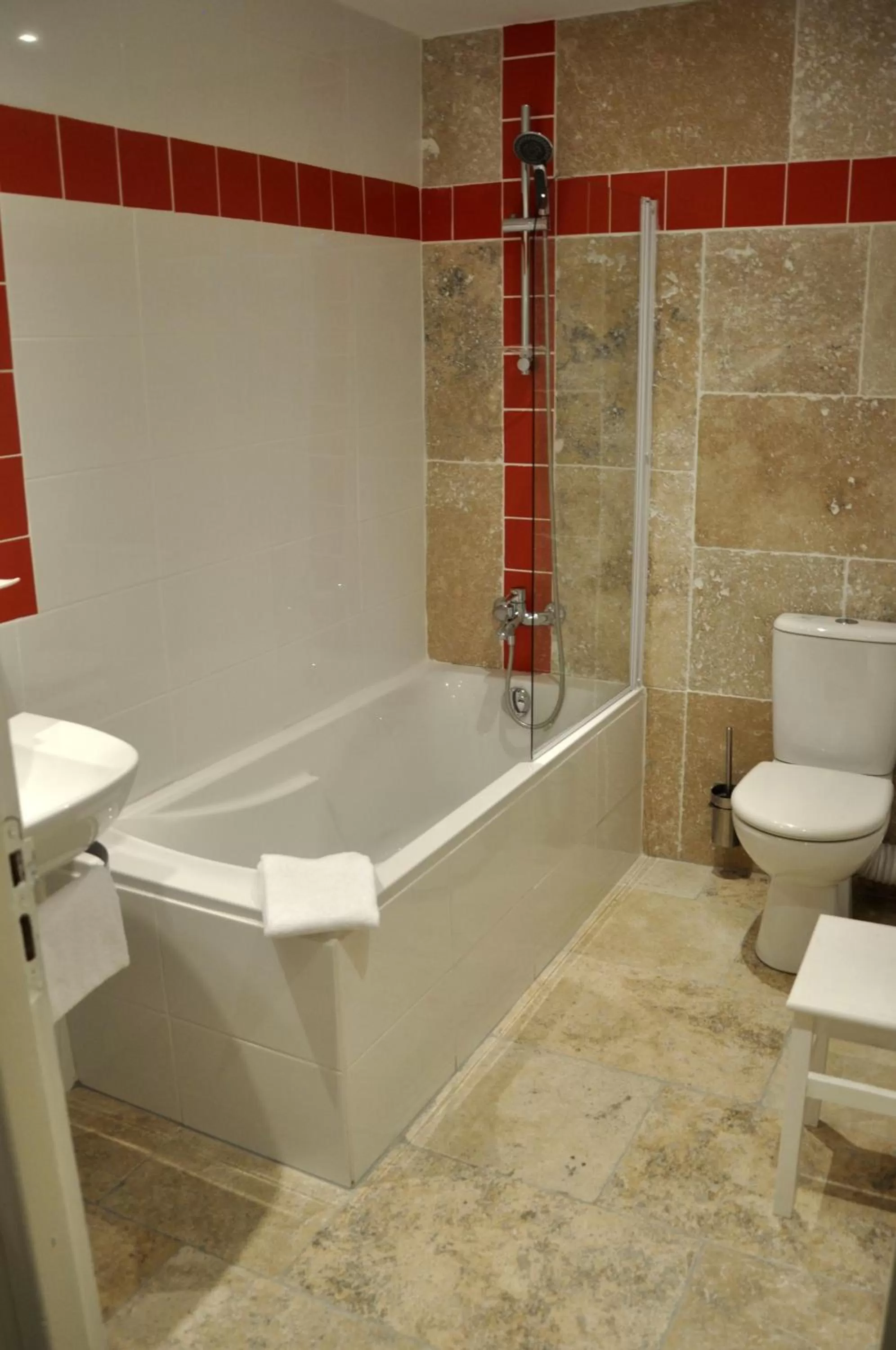 Bathroom in Le Clos d'Orange - Hotel & ville de Provence