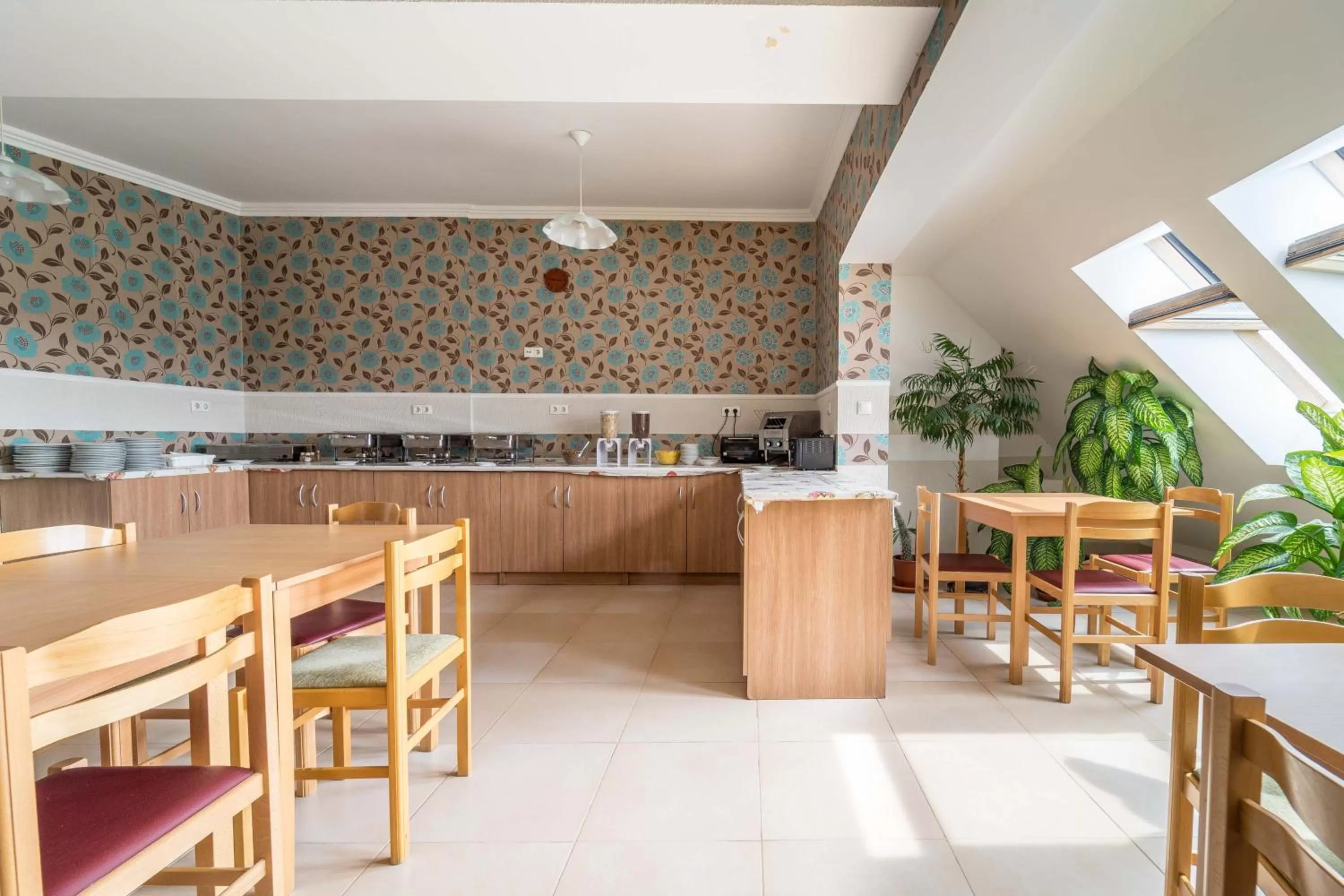 Restaurant/places to eat in Silver Hotel Budapest City Center