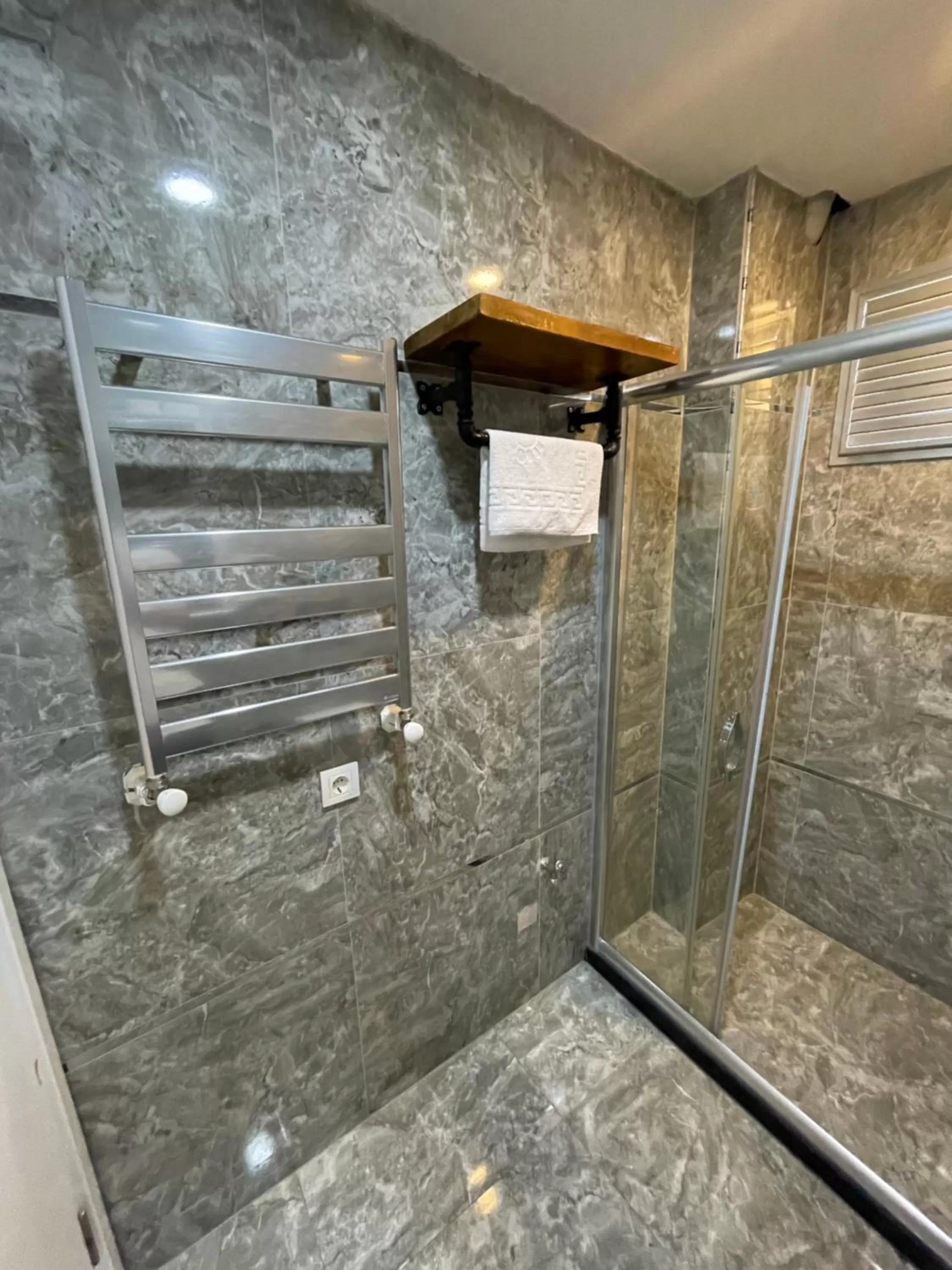 Shower in Arat Apartments