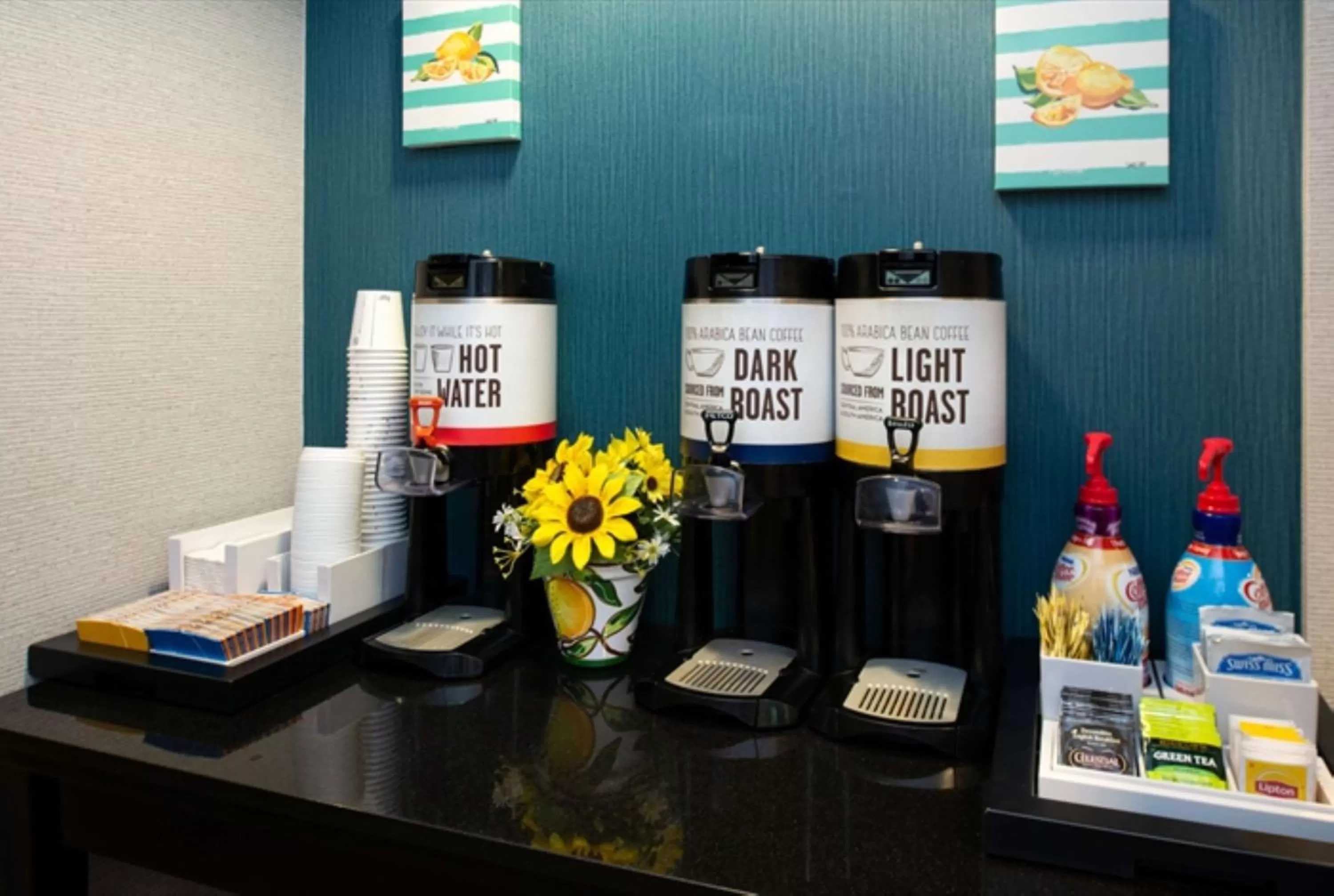 Dining area in Hampton Inn Glenwood Springs