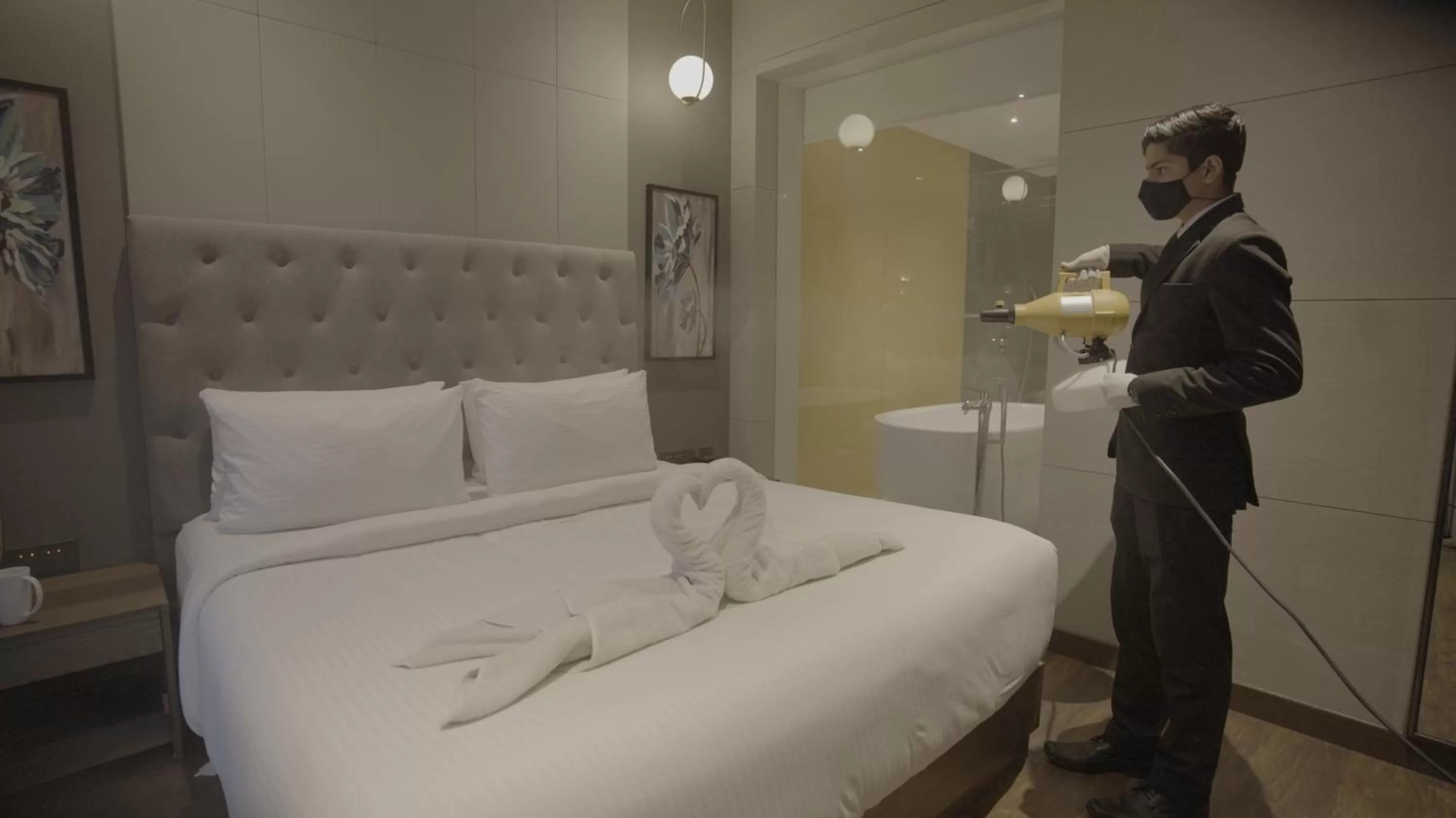 Guests, Bed in Wyndham Chandigarh Mohali