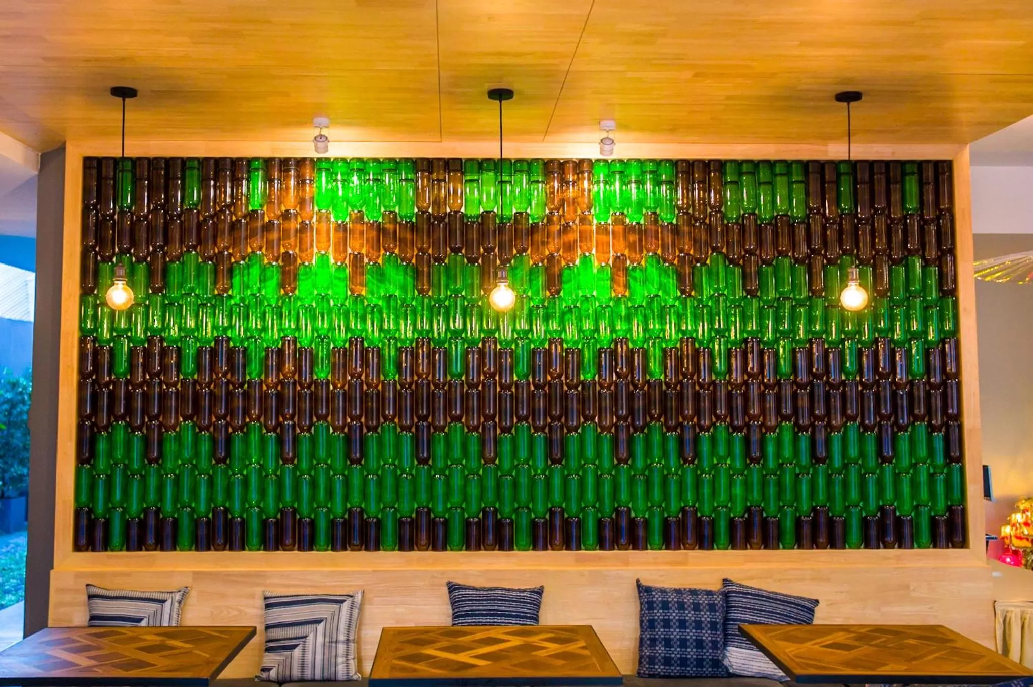 Restaurant/places to eat in Luck Thai Hotel