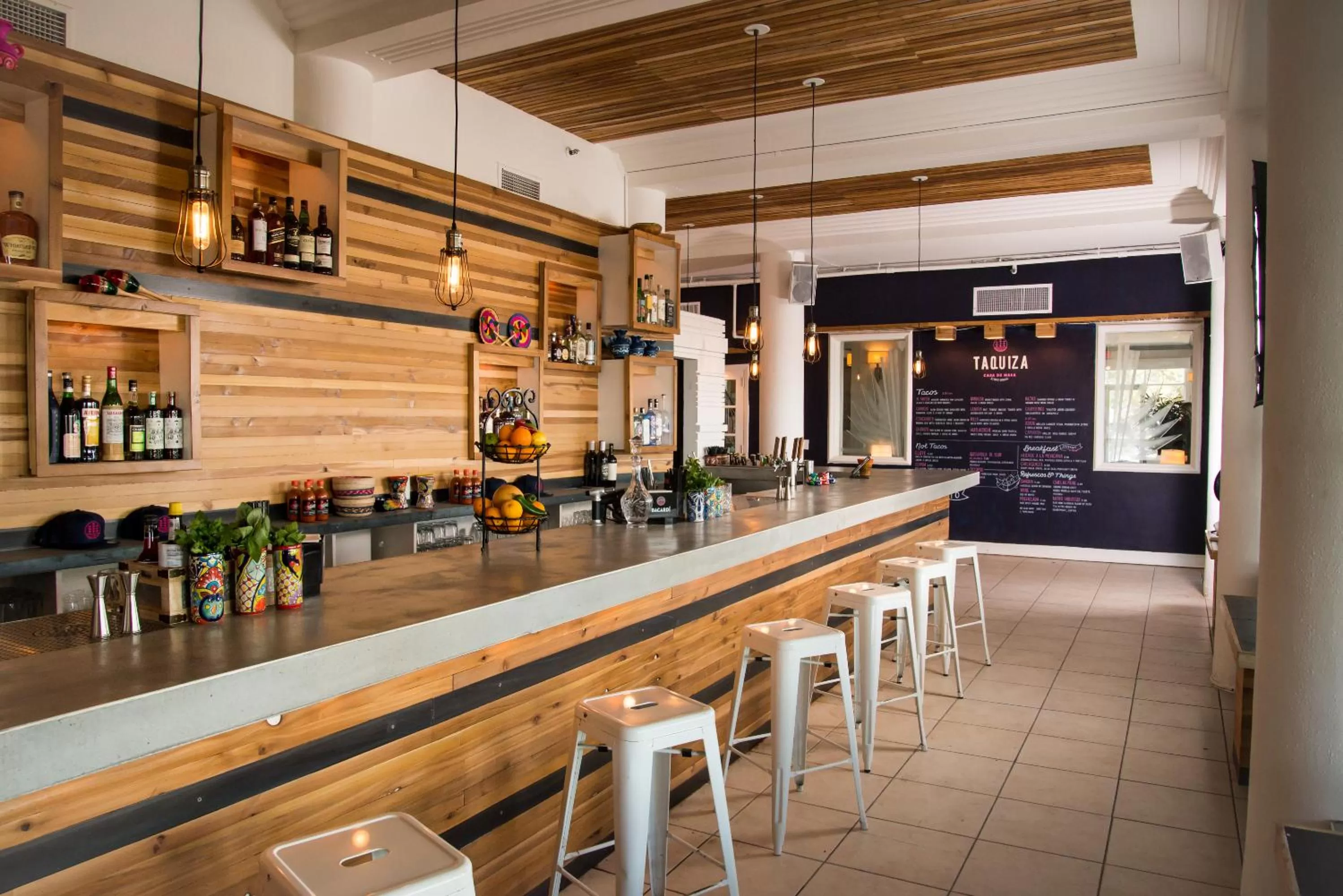 Lounge or bar in Broadmore Miami Beach