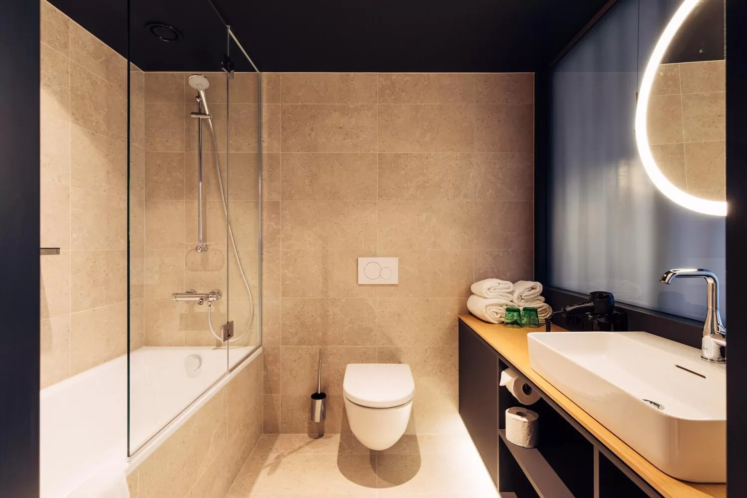 Bathroom in harry's home Steyr hotel & apartments